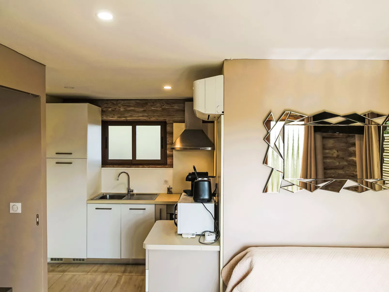 Chalet Simple-Inside