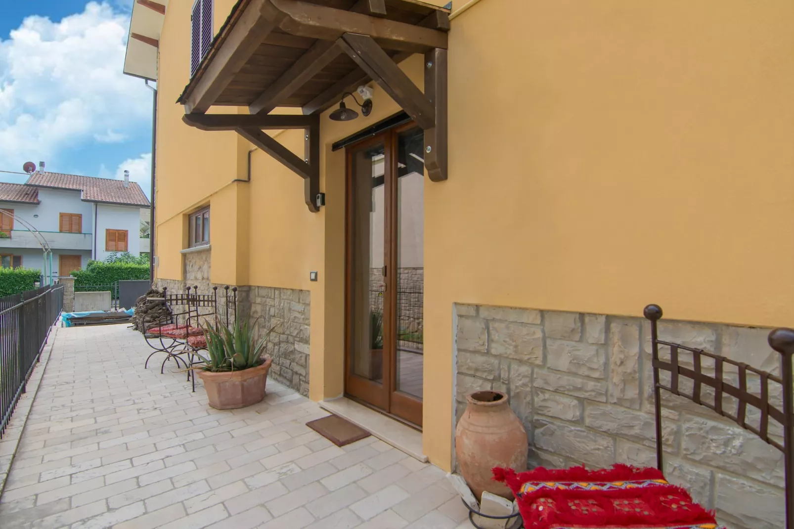 Casa Carlotta-Hall & reception