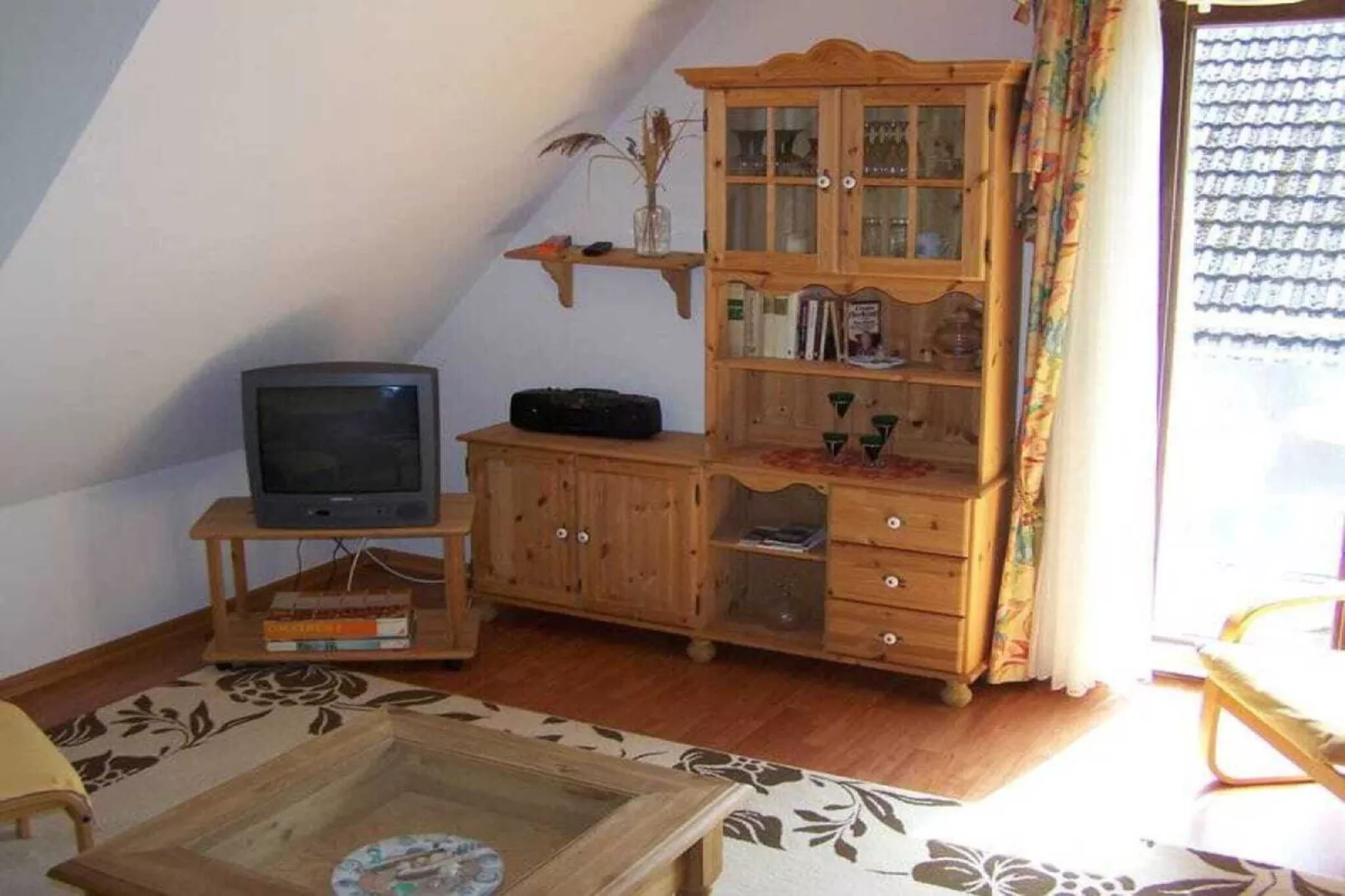 123621-Living room