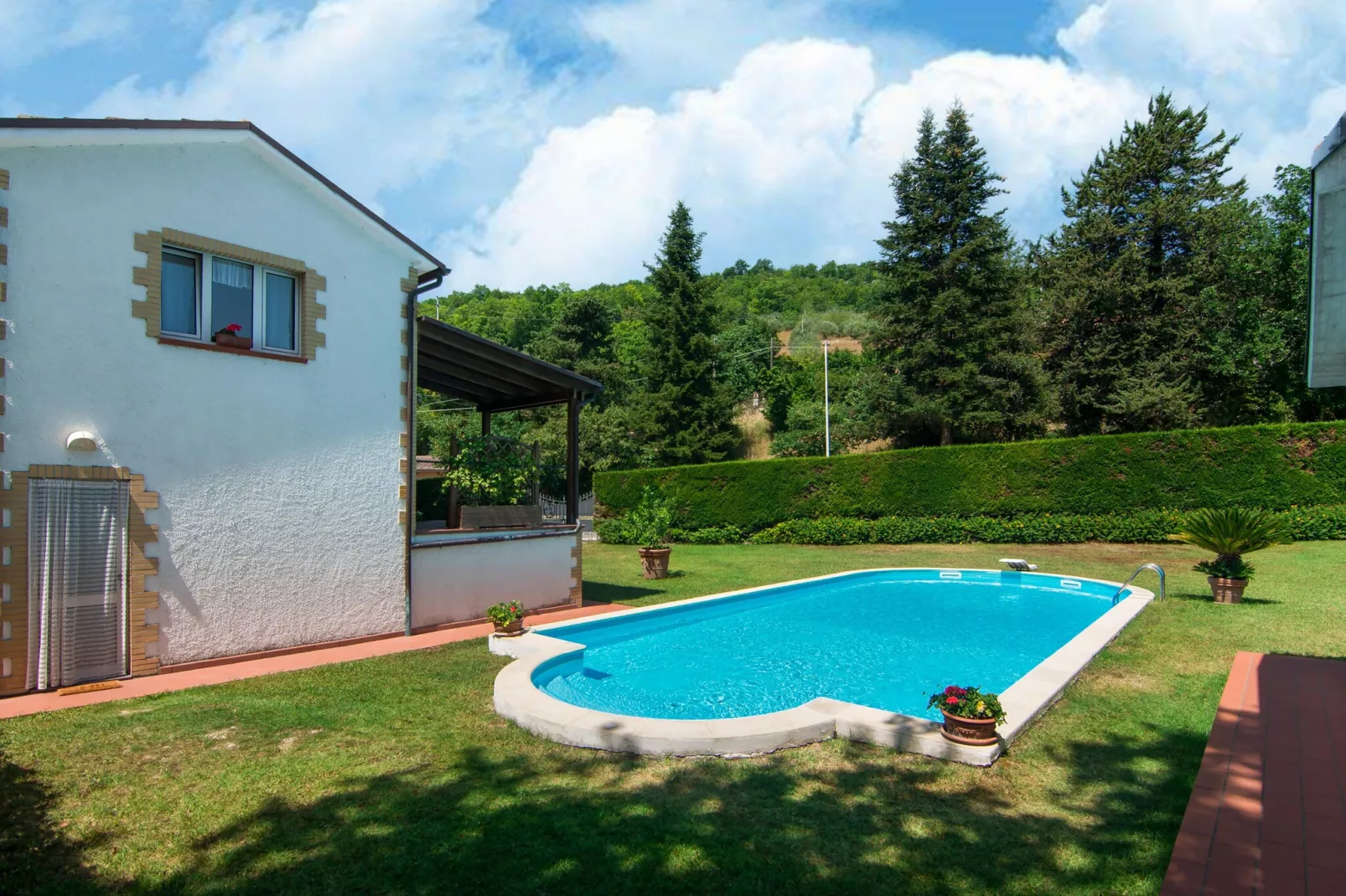 Apartamento Giardino-Schwimmbad