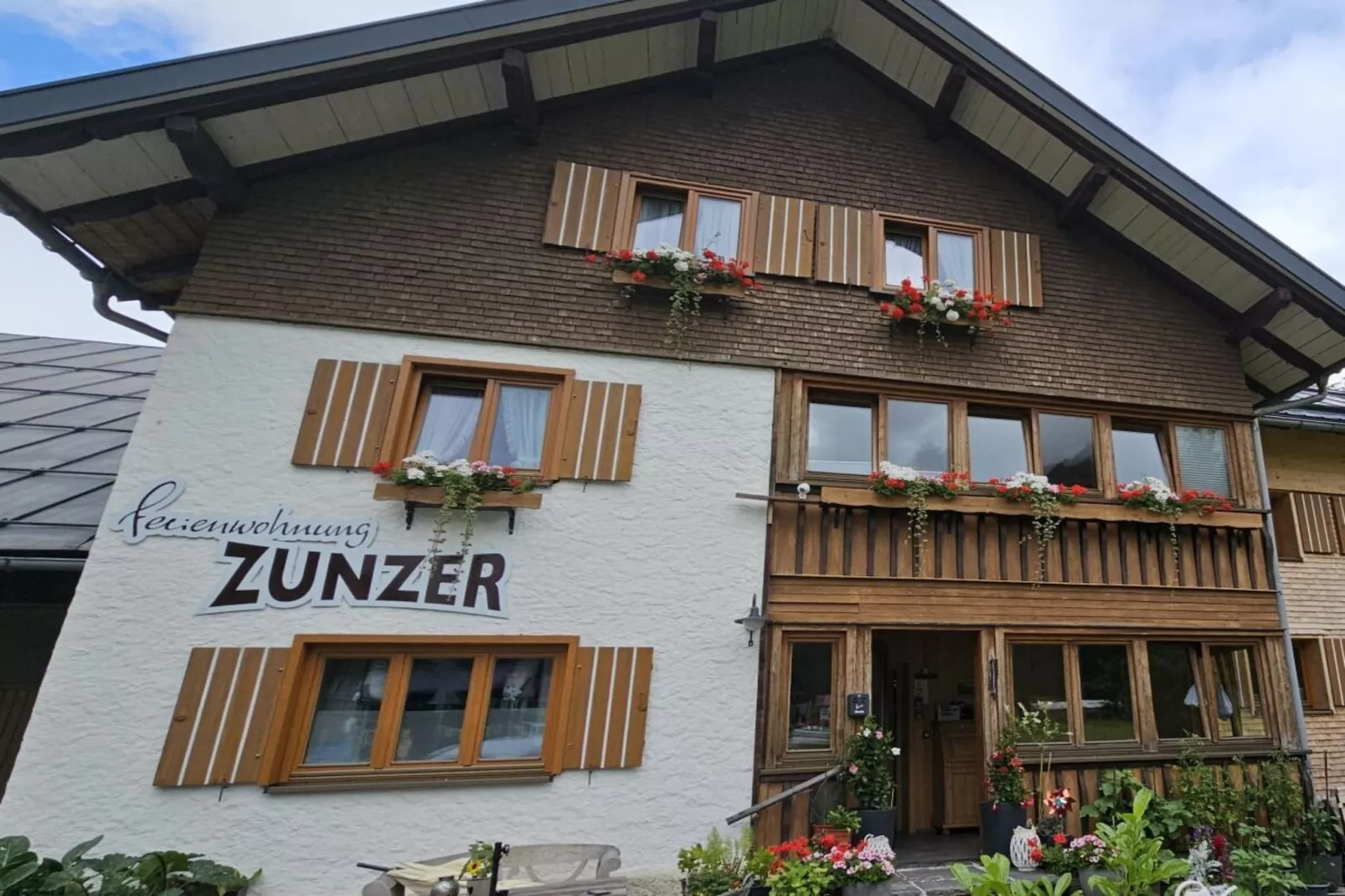 529731-Exterior in summer