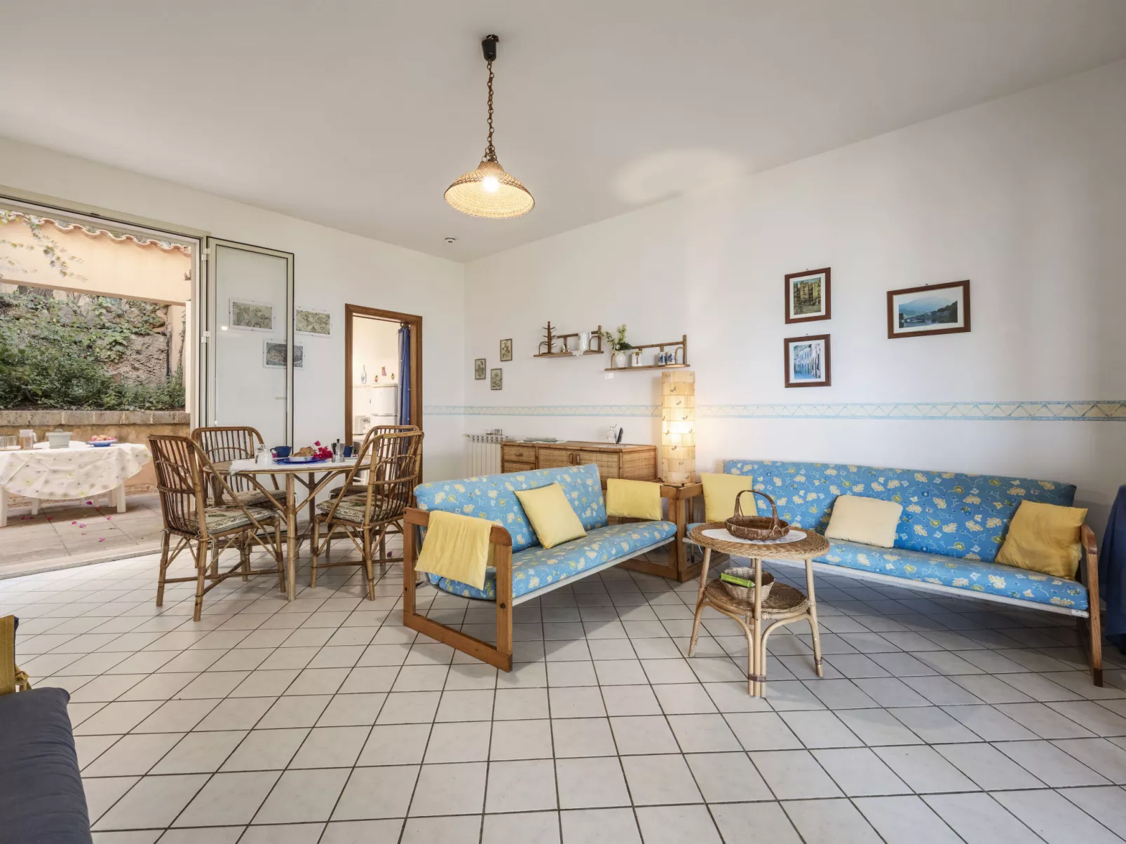 Cicladi Amorgos-Inside