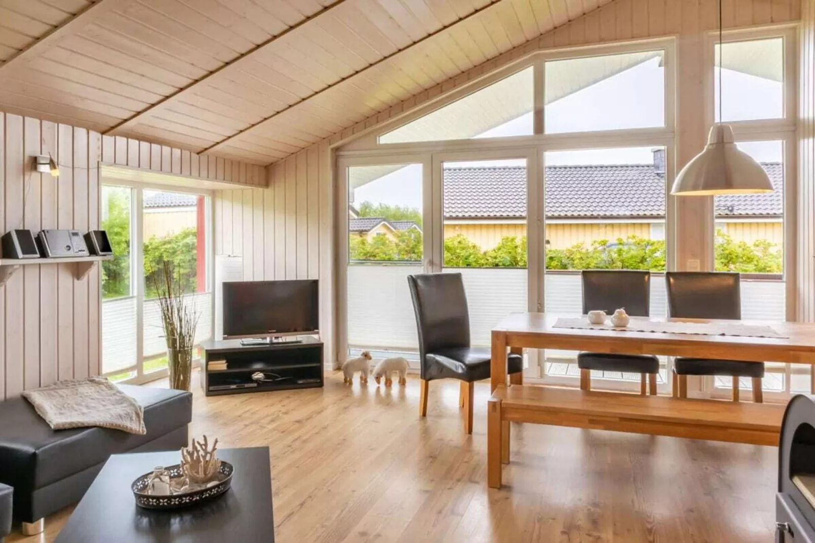 315274-Living room