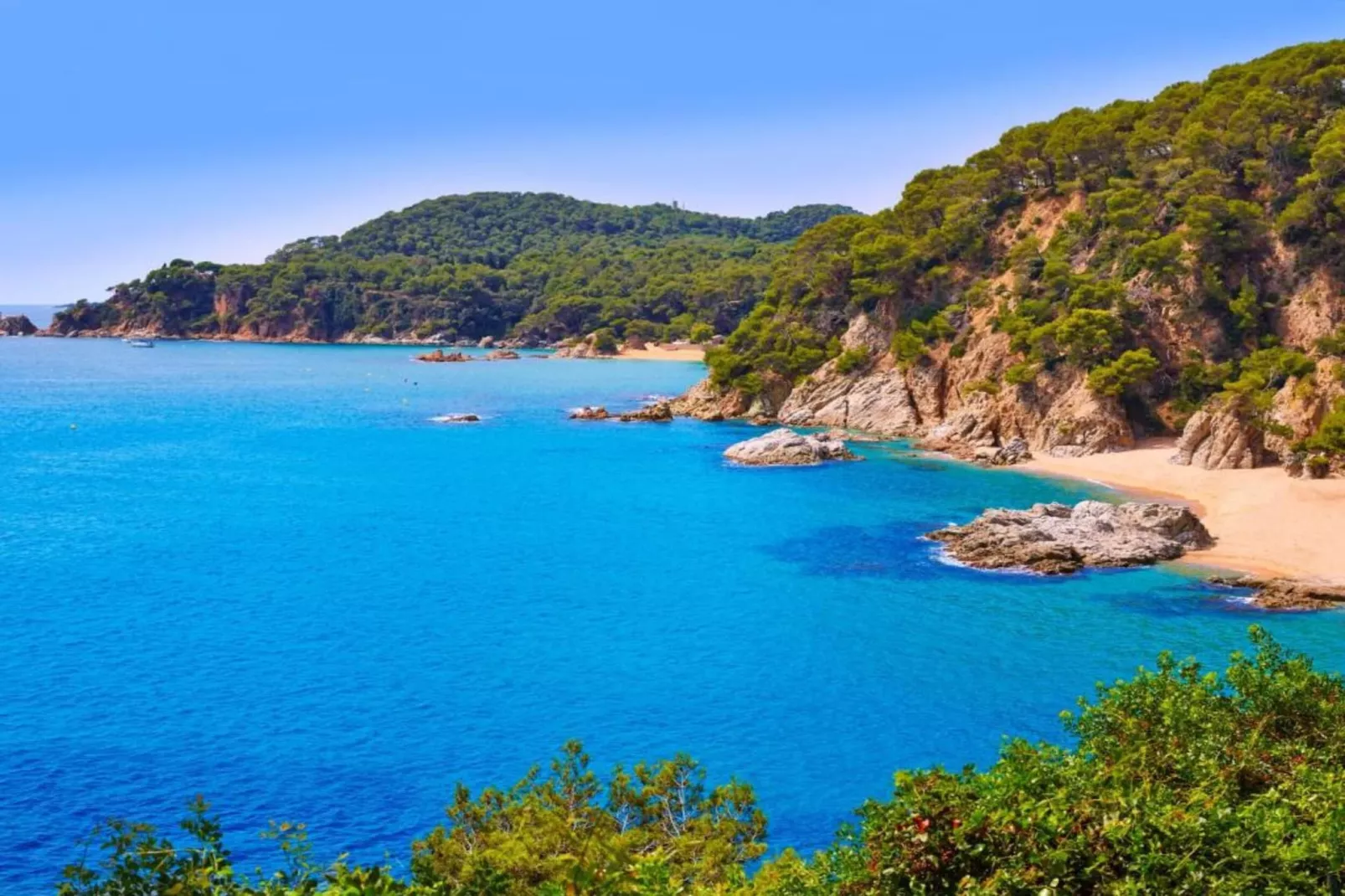 Vila-Areas within 5km in summer