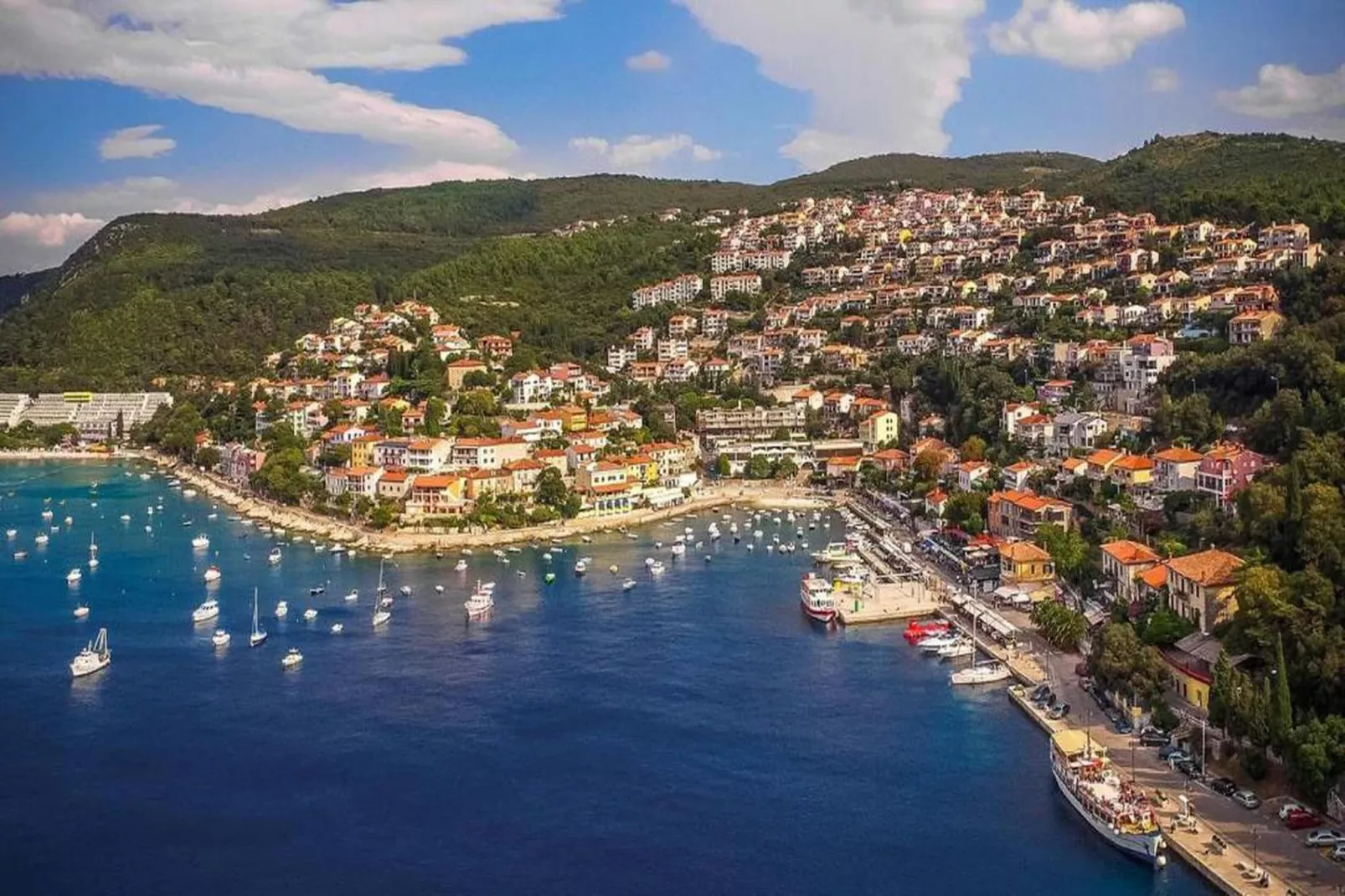 Lady M White - Balcony and Sea View-Areas within 20km in summer