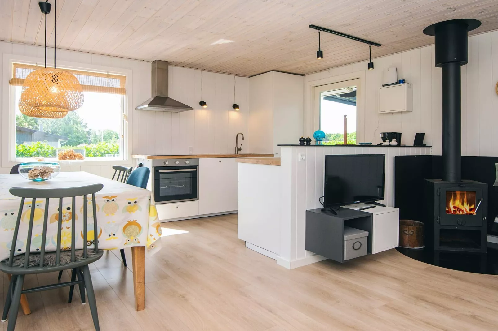6 person holiday home in Juelsminde-Indoor