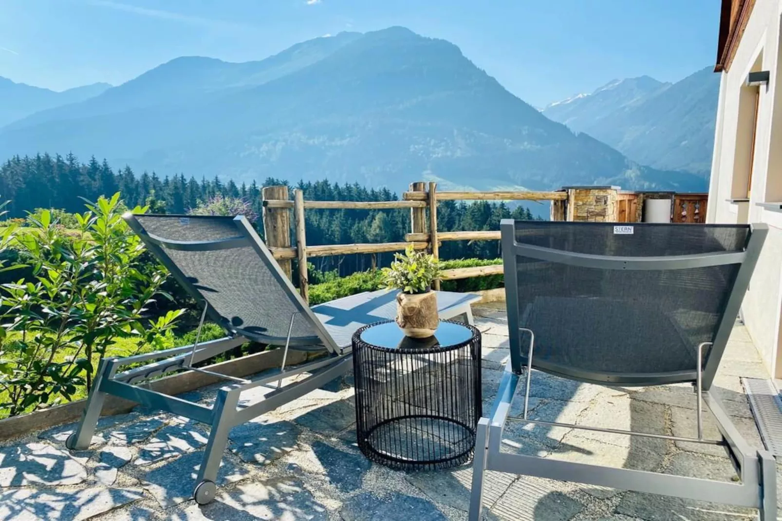 Nationalpark Chalet Weissspitze-View in summer