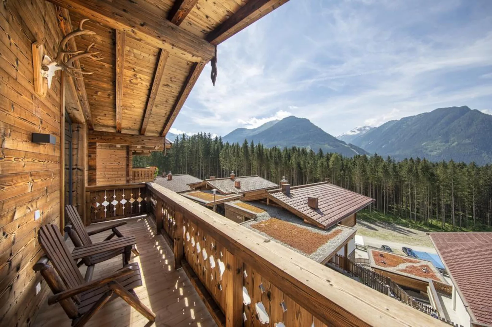 Nationalpark Chalet Alplesspitze-View in summer