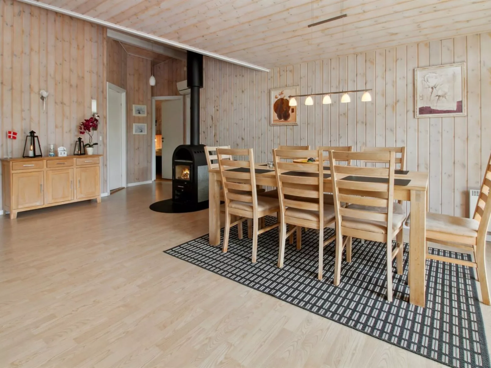 "Kiowa" - 4km from the sea-Drinnen