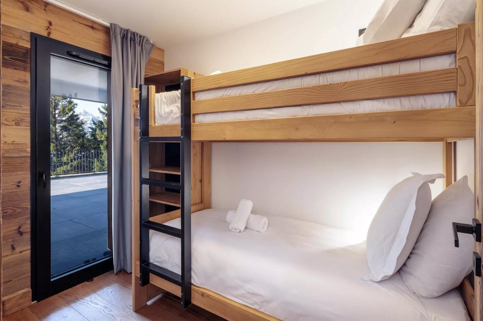 Apartment No 2 3 rooms  2 cabins-Bedroom
