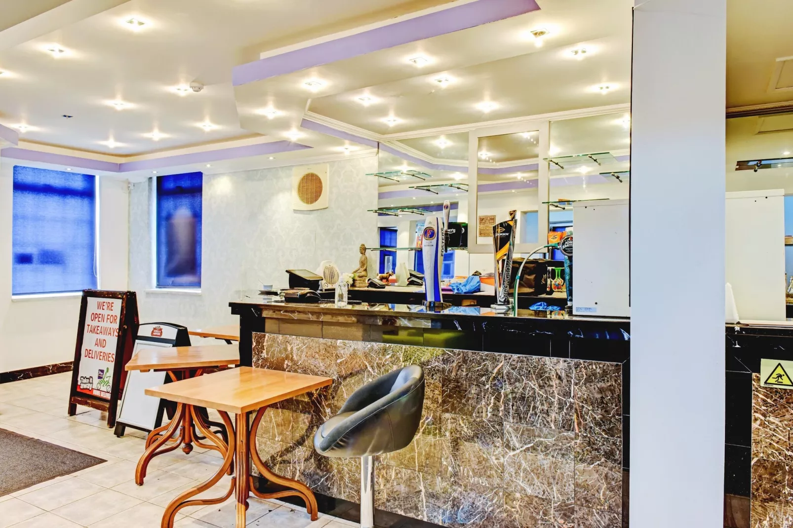 Shilton  Sta Double-Hall & reception