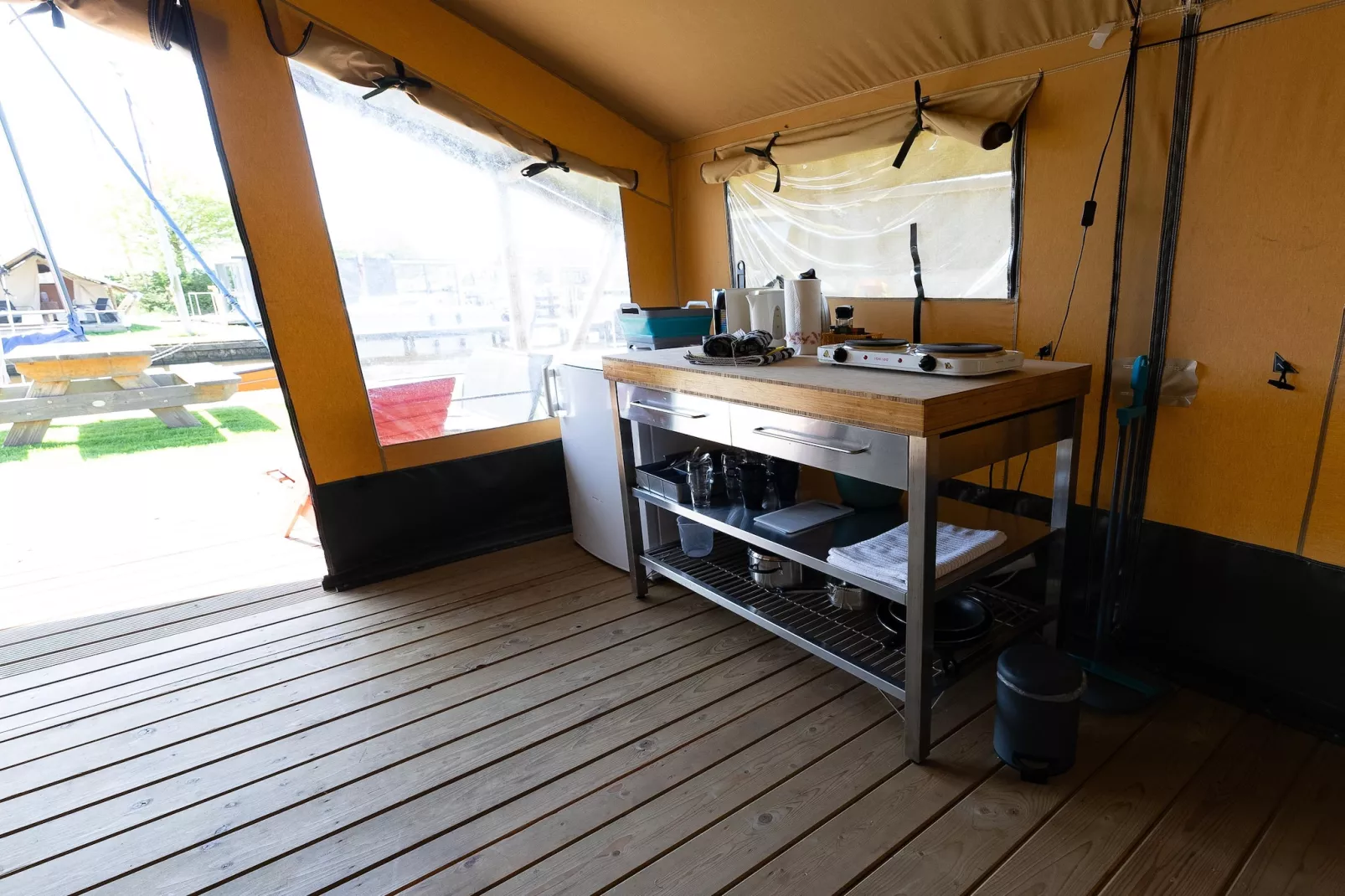 Safari tent Heeg 4 persons-Kitchen