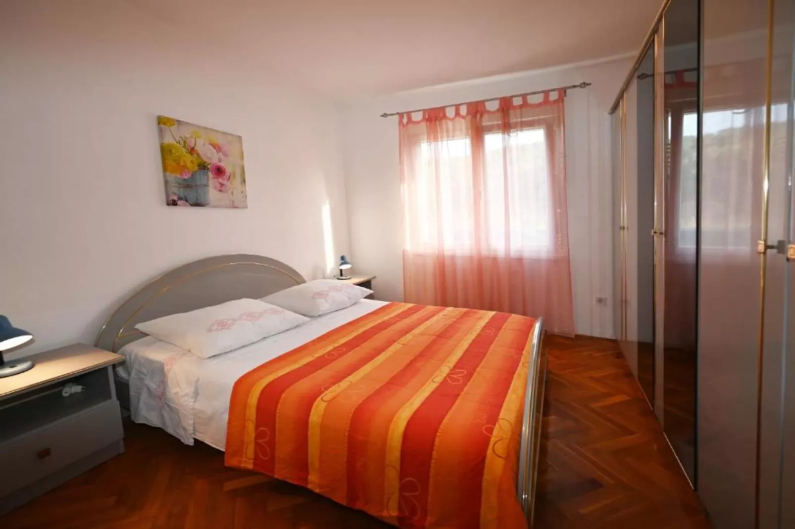 Apartments Mihovilović - 50 m from beach - Two Bedroom Apartment with Balcony and Sea View (A2)-Chambre