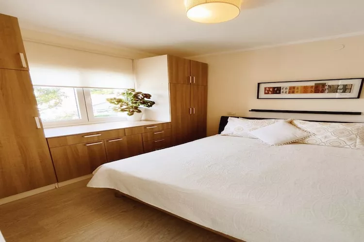 Apartment Ana with a partial sea view - Two Bedroom Apartment with Balcony and a Partial Sea View-Bedroom