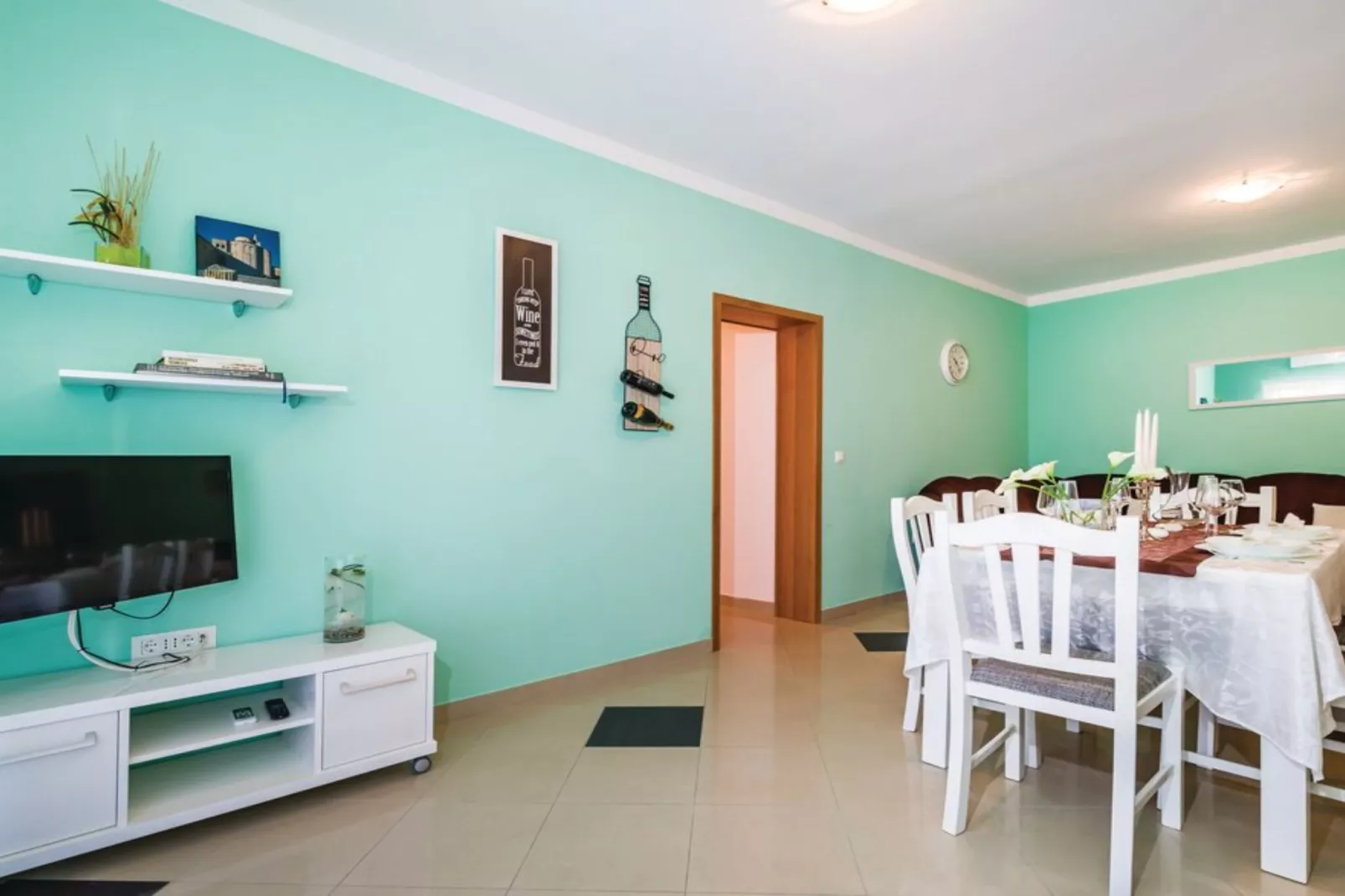 Holiday Home Villa Ksenija - Six Bedroom Holiday Home with Pool-Living room