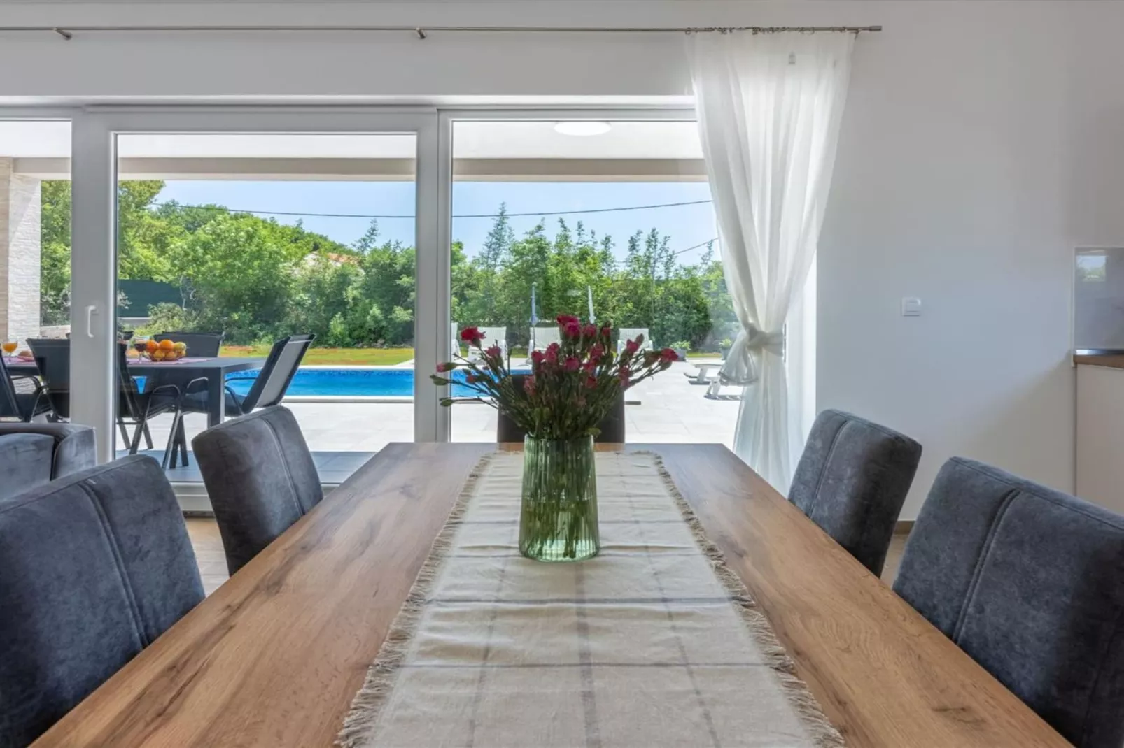 Three Bedroom Villa with Swiming Pool-Salle à manger