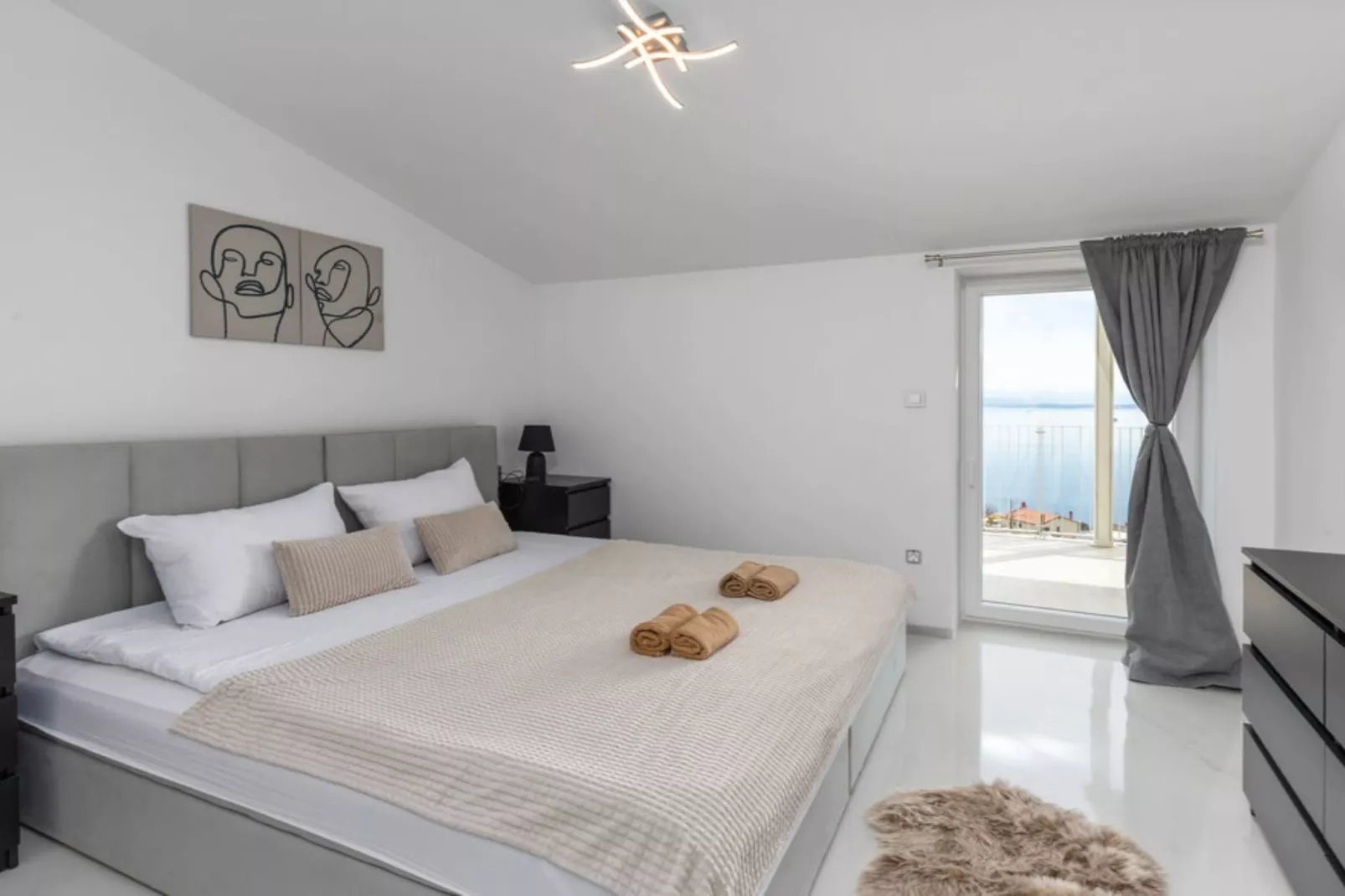 Apartments Bregha - Three Bedroom Apartment with Sea View-Schlafzimmer