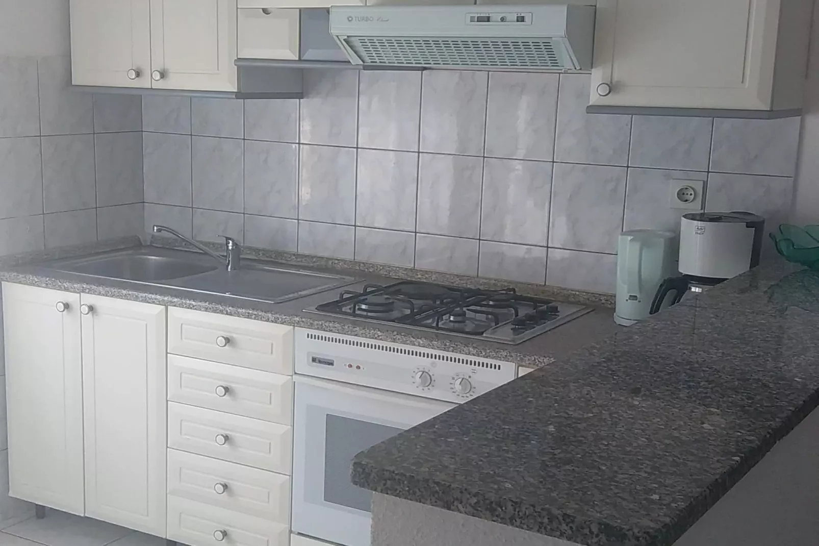 Apartments Danijela & Vlado - Three Bedroom Apartment With Balcony and Garden View-Küche