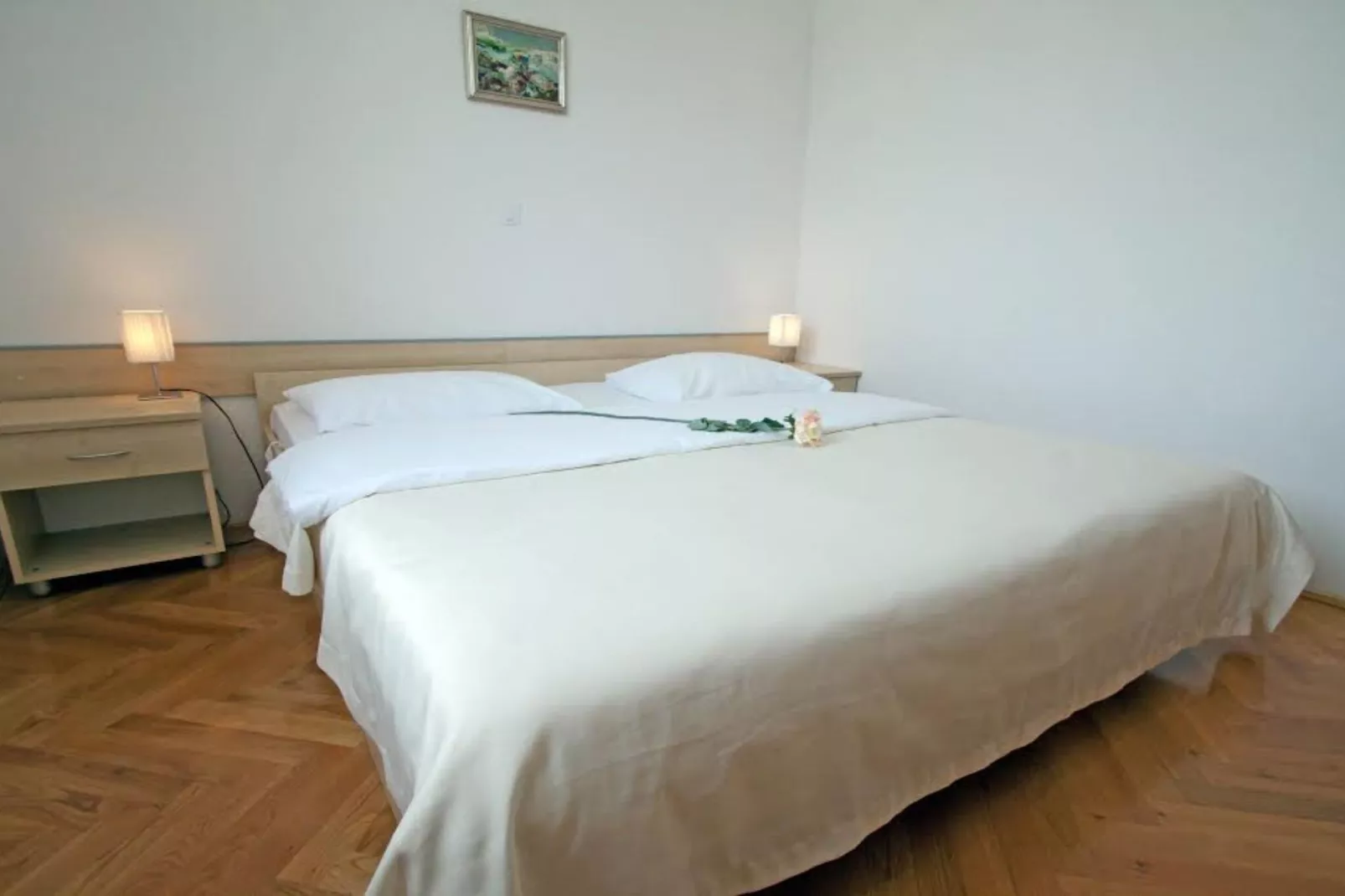 Beachfront Apartments Tamarix - Superior One Bedroom Apartment (Grand) 5-Chambre