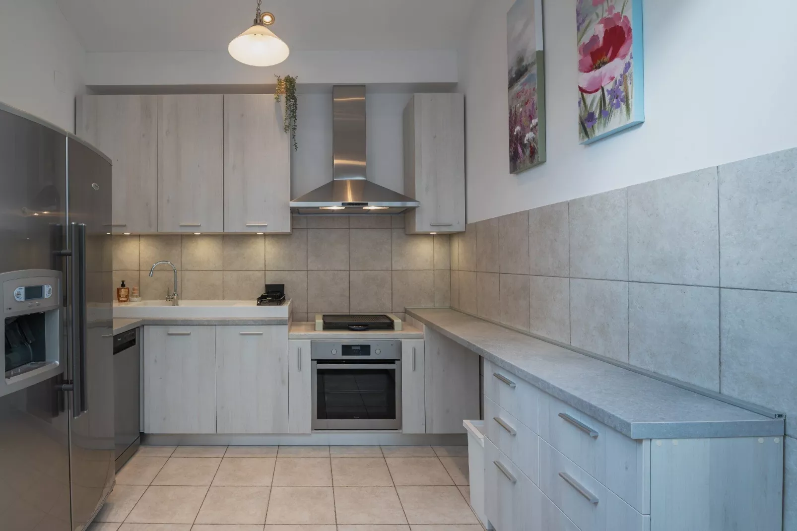 Holiday Home Lea - Three Bedroom Holiday Home with Terrace and Sea View-Cuisine