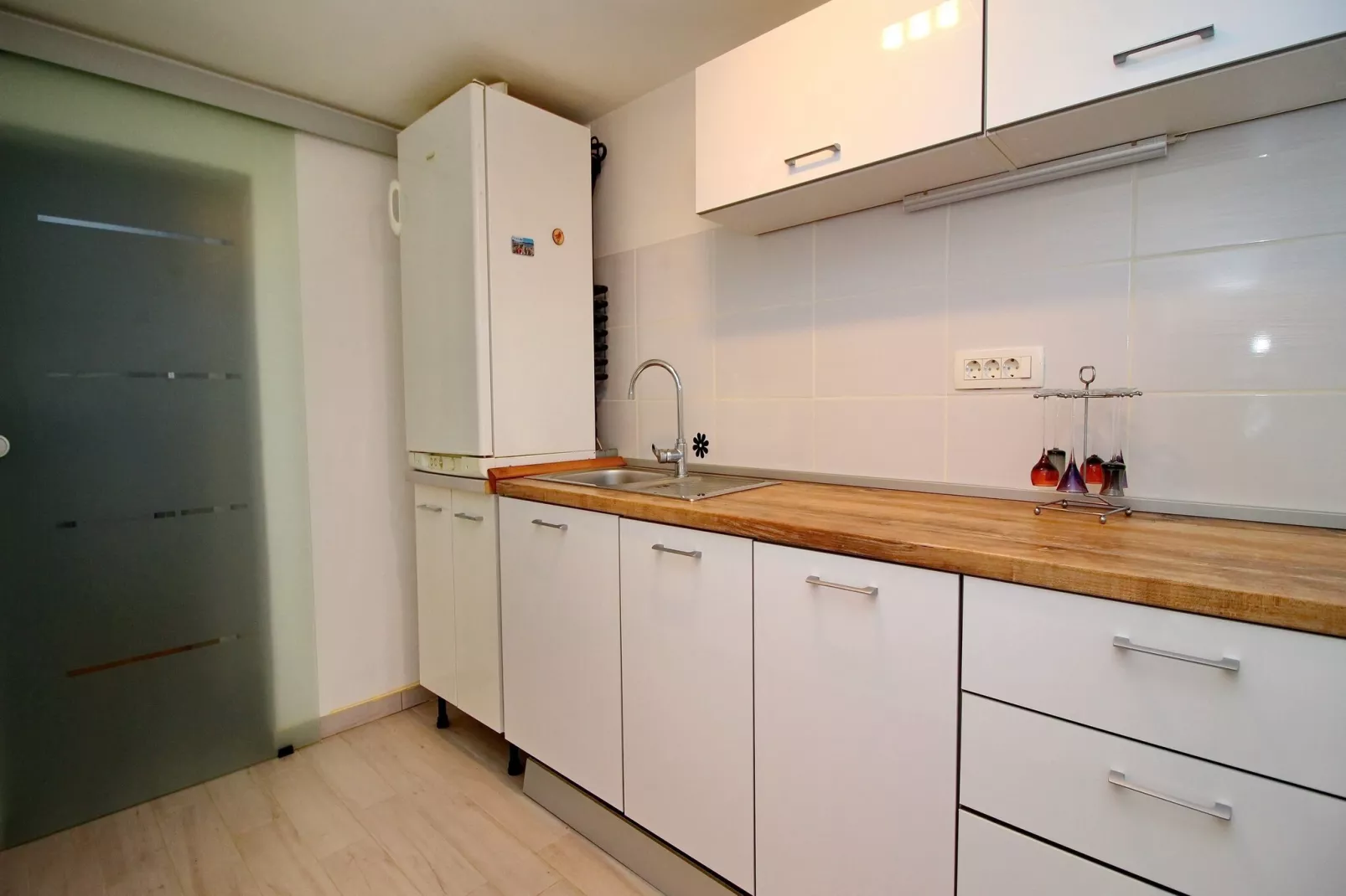 Holiday Home Bili Žal - Two Bedroom Holiday Home with Terrace and Sea View-Küche