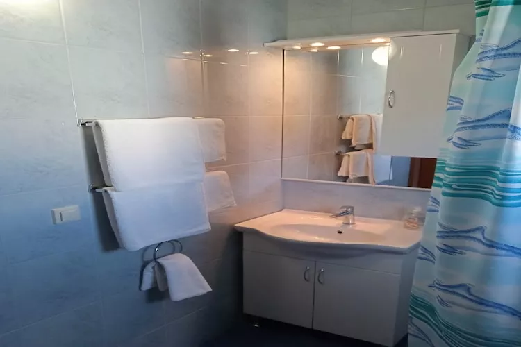 Apartments Ana Lopud - Double Room with Balcony and Sea View - (1 floor)-Bathroom