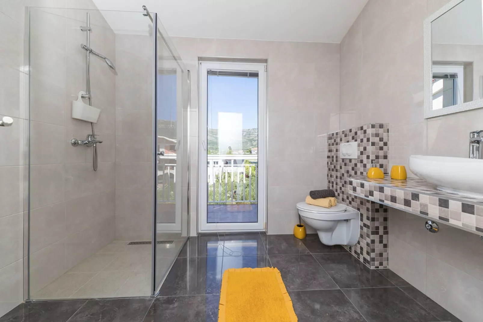 Two Bedroom Apartment with Balcony (Owner Blue)-Badezimmer