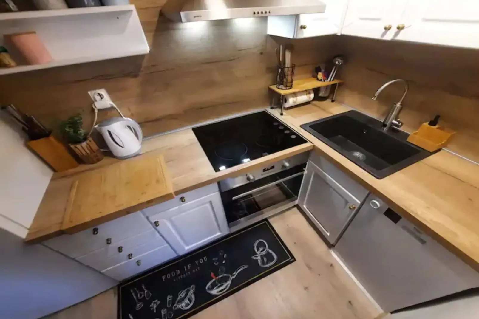 Two Bedroom Apartment With Sea  View-Kitchen