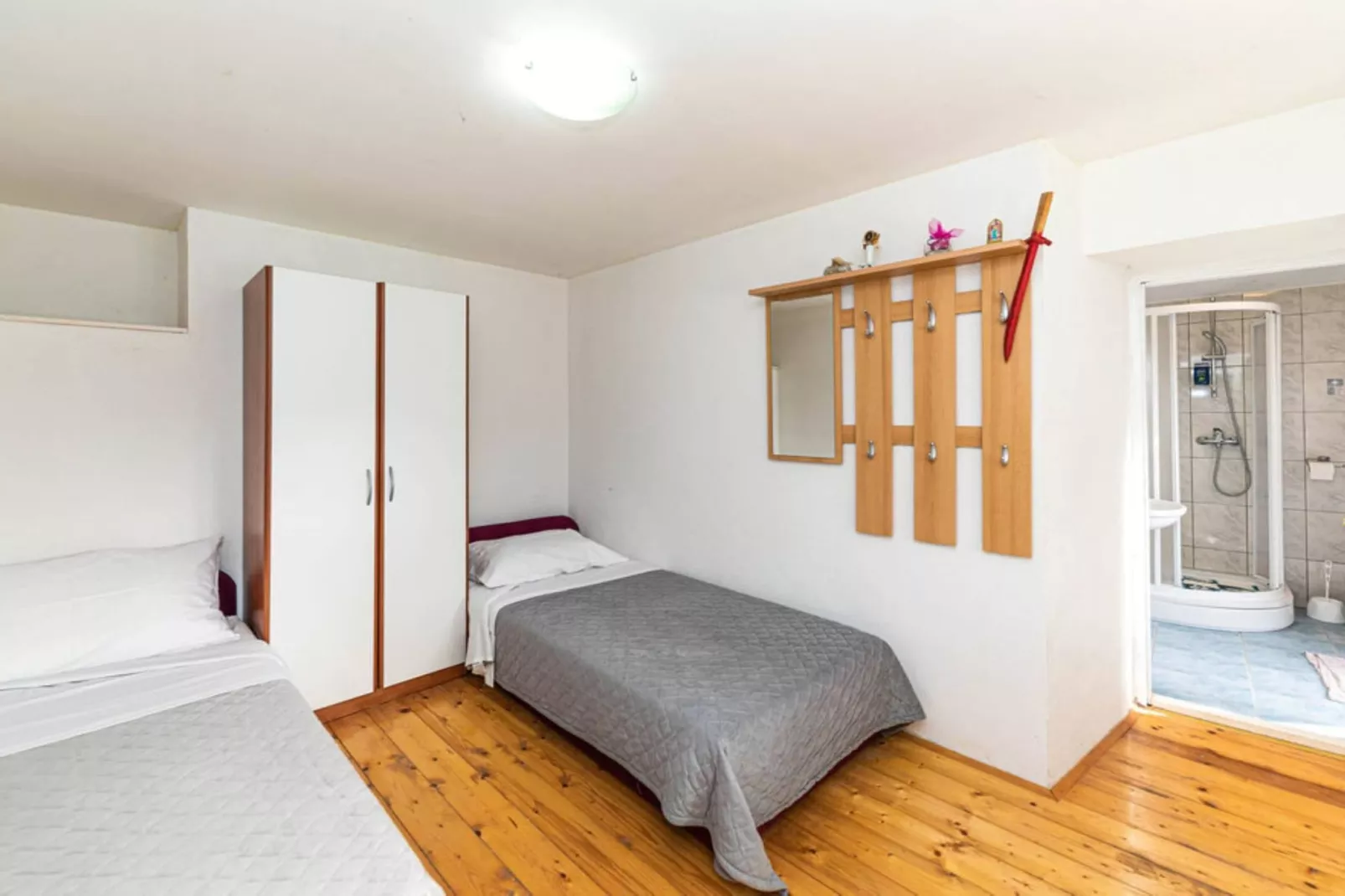 Countryside Idyllic Holiday Home with Pool - Three Bedroom Holiday Home with Pool-Schlafzimmer