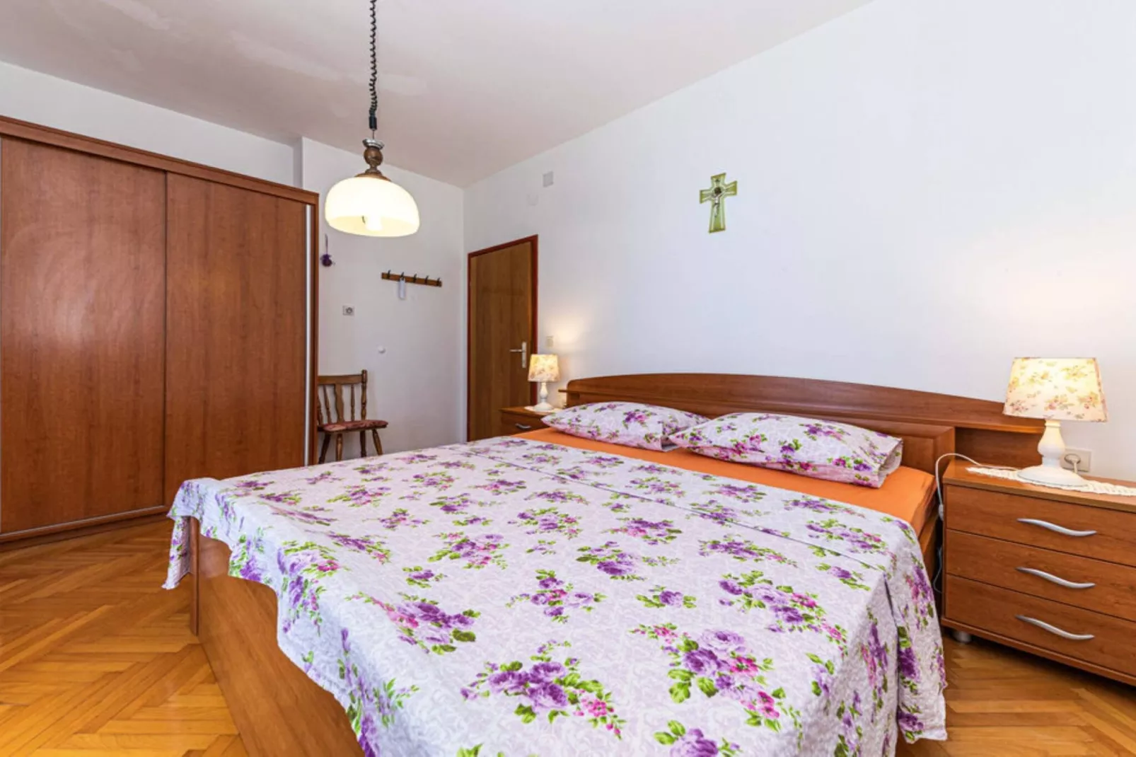 Holiday Home by the Sea with Terrace & Ocean Views on Čiovo - Two Bedroom Holiday Home-Schlafzimmer