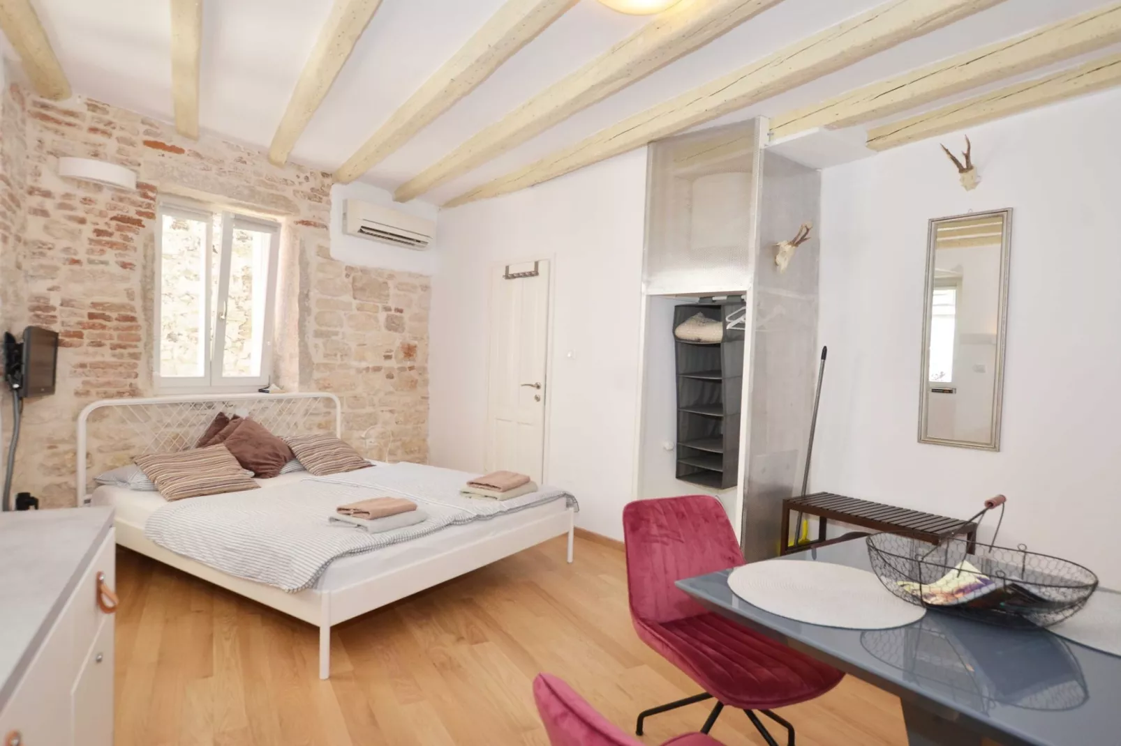 Modern and Cozy Rovinj Old Town Apartments - Classic Studio Apartment (owner Lavanda)-Bedroom