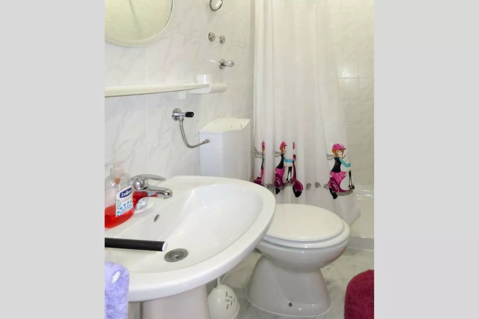 Sea-View Apartments with Pool, Terrace, and Outdoor Lounge in Scenic Čiovo Island - Comfort One Bedroom Apartment (Sollis III)-Salle de bain