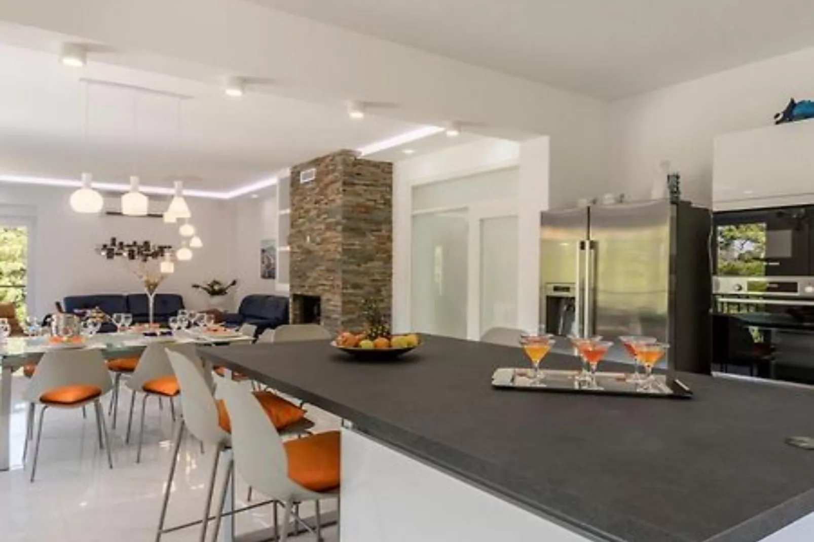 Modern & Stylish Villa with Private Pool - Four Bedroom Villa with Pool-Küche