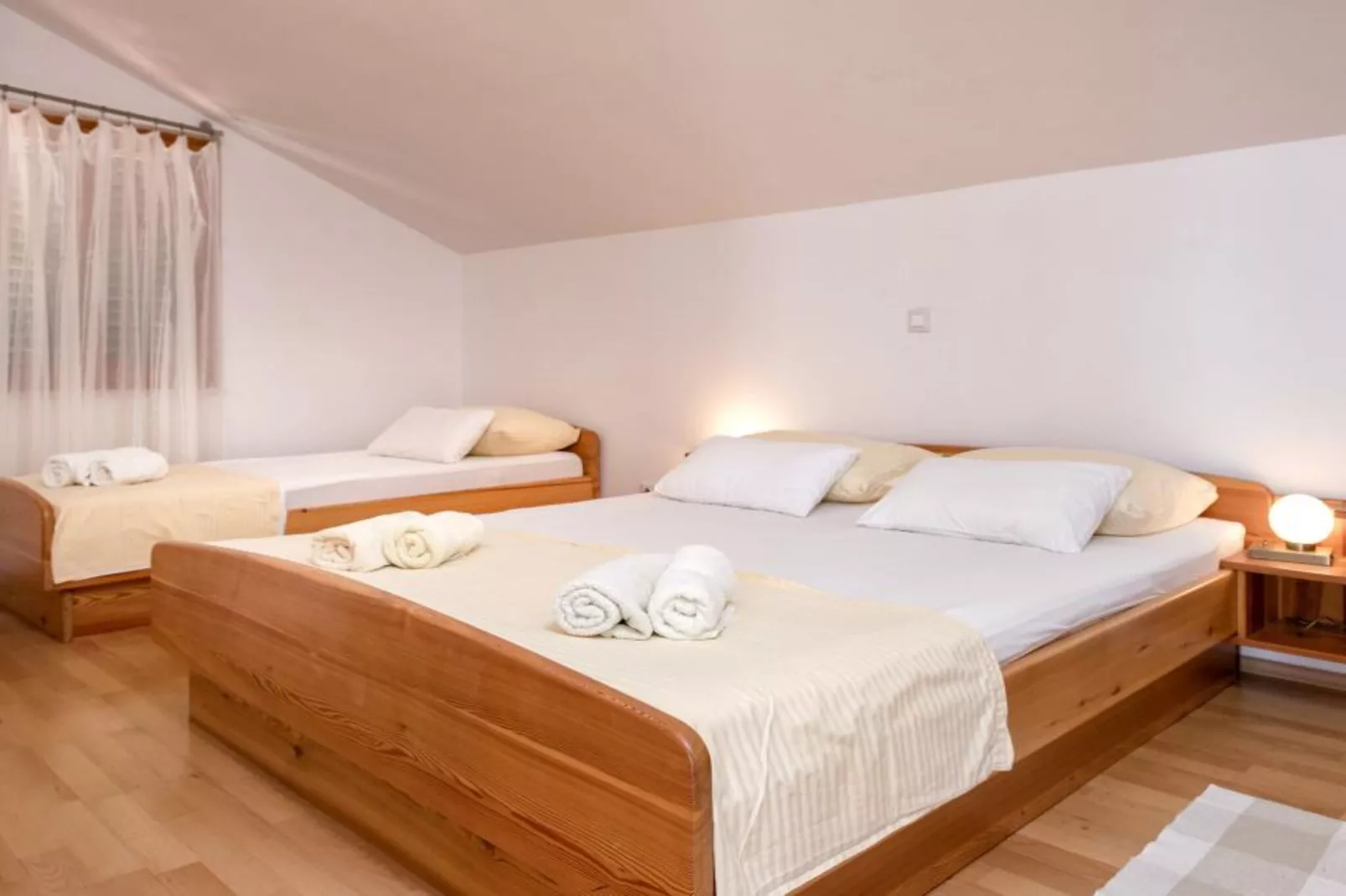 Dolac Green Side Apartments - Two Bedroom Apartment 2-Bedroom