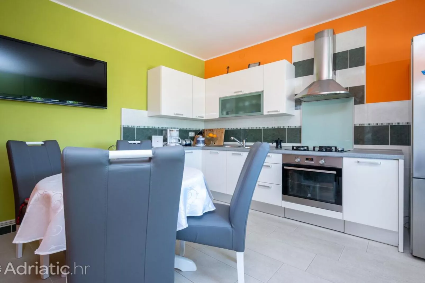 Holiday Home Violet - Three Bedroom Holiday Home-Kitchen