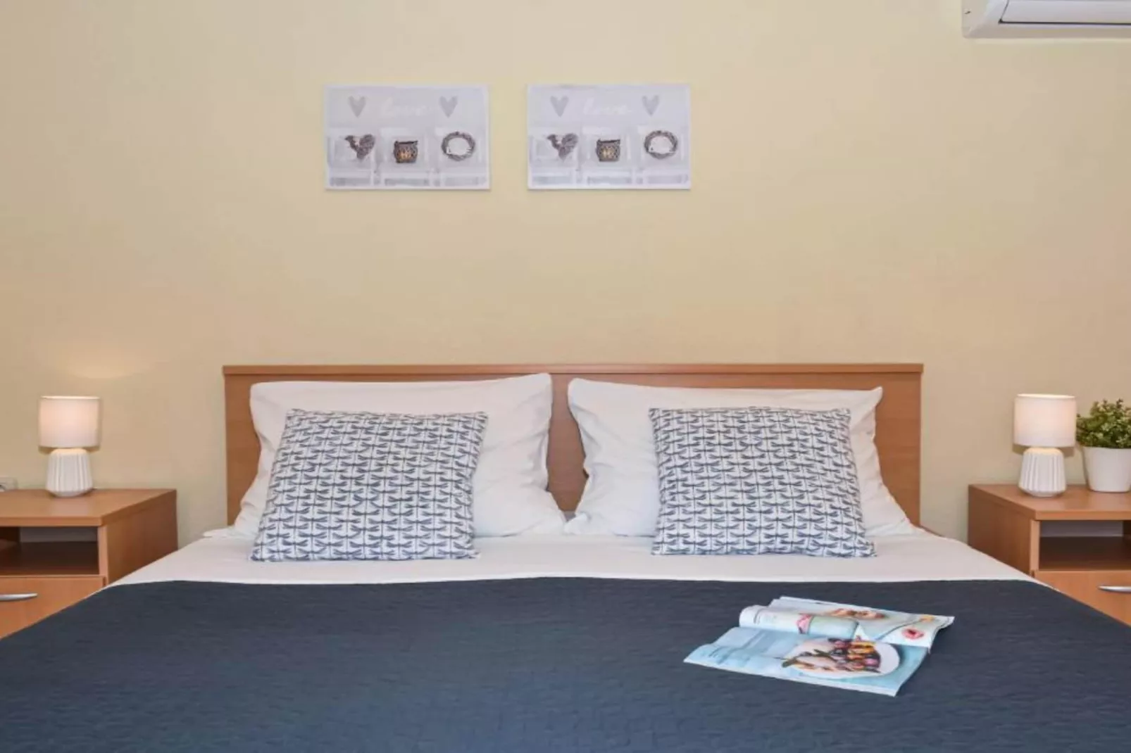 Apartments Nina - One Bedroom Apartment with Balcony A2-Schlafzimmer
