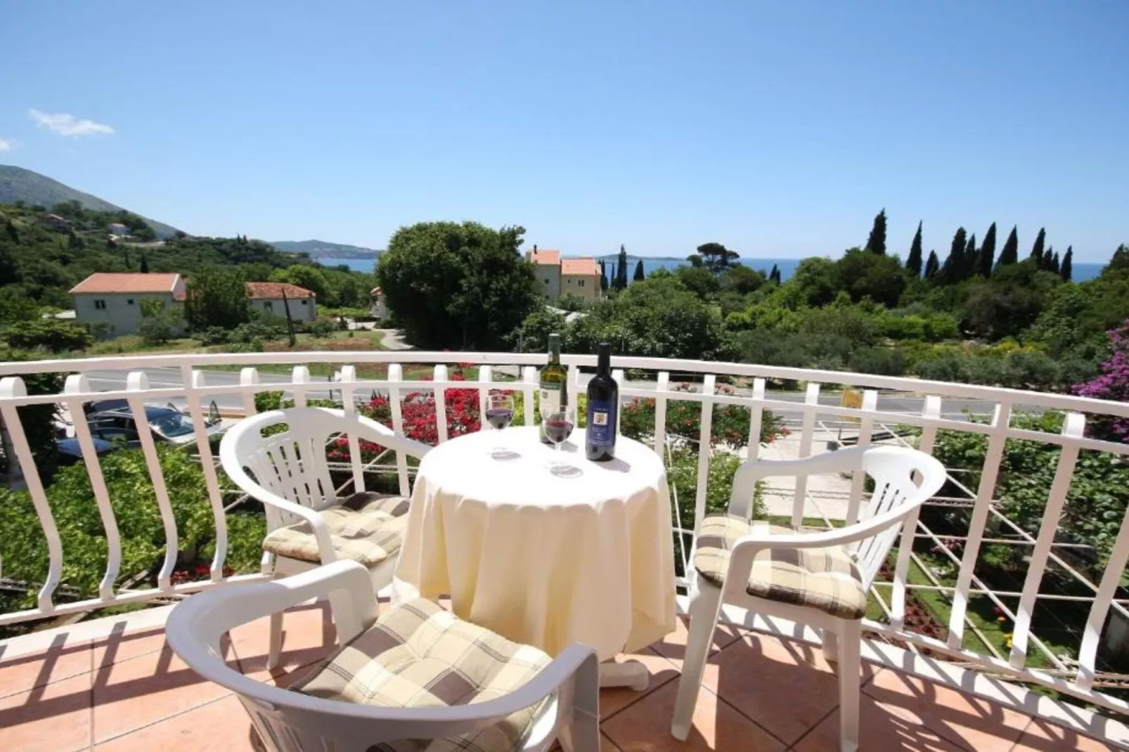 Two Bedroom Apartment With Sea View 12-Terrassenbalkon