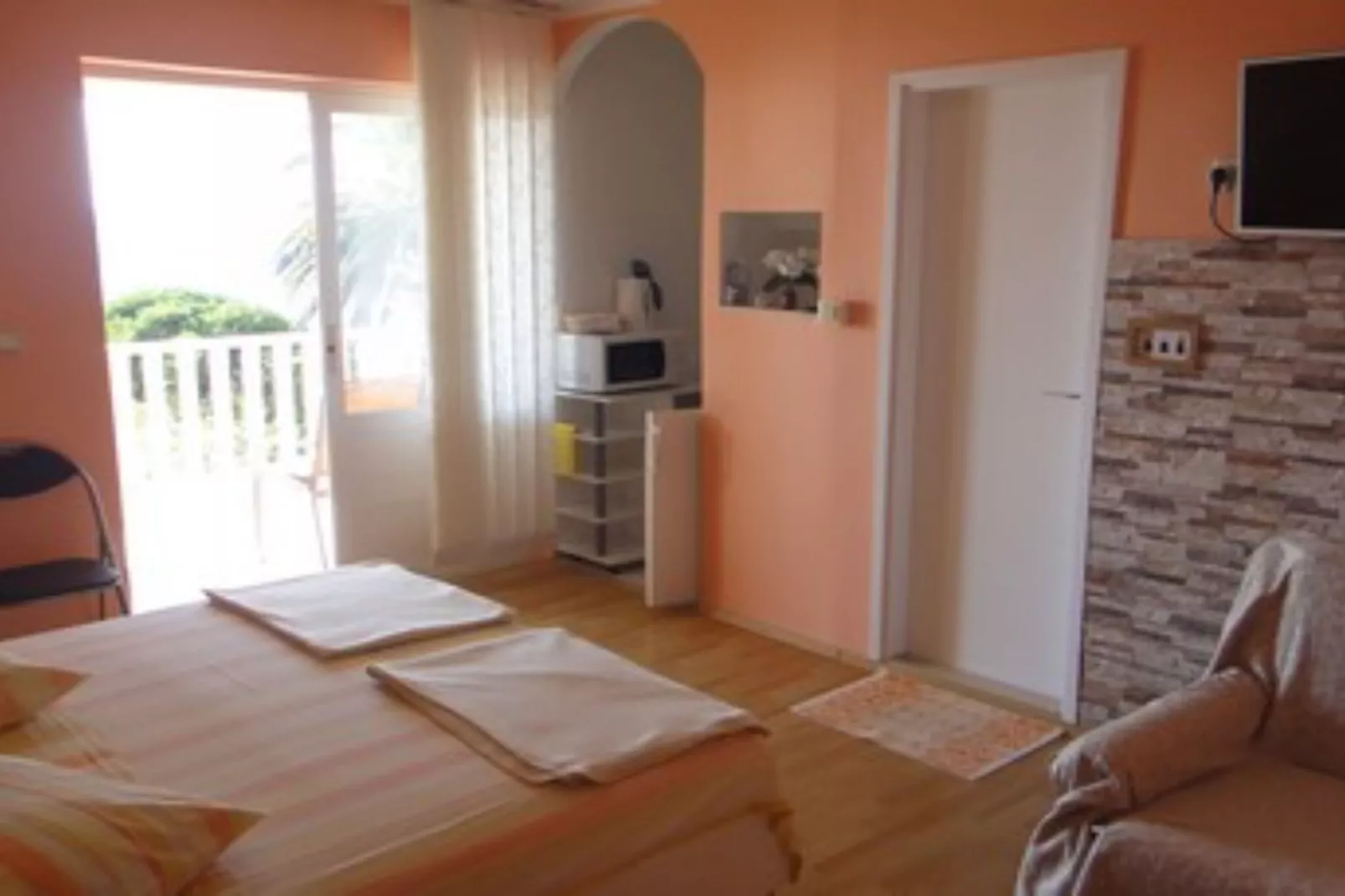Seafront Apartments Pretner - Comfort Studio Apartment with Balcony and Sea View-Bedroom