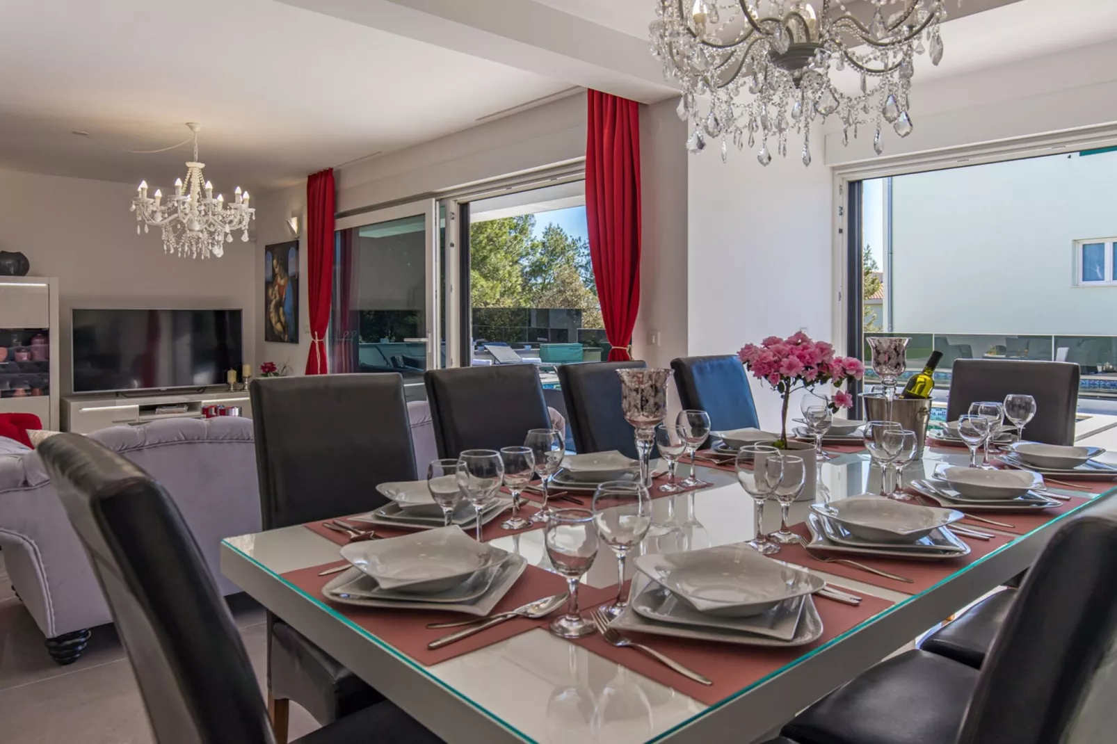 Villa Shaula -  Five Bedroom Holiday Home with Pool,Sauna and Gym-Dining room