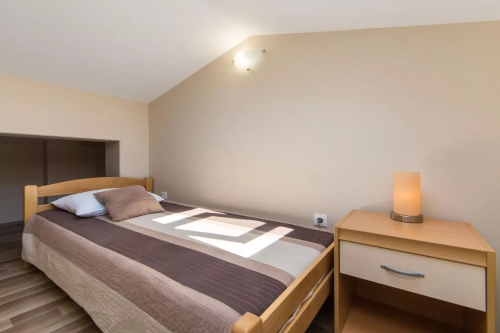 Apartments Nmn - Studio Apartment with Balcony 2-Schlafzimmer
