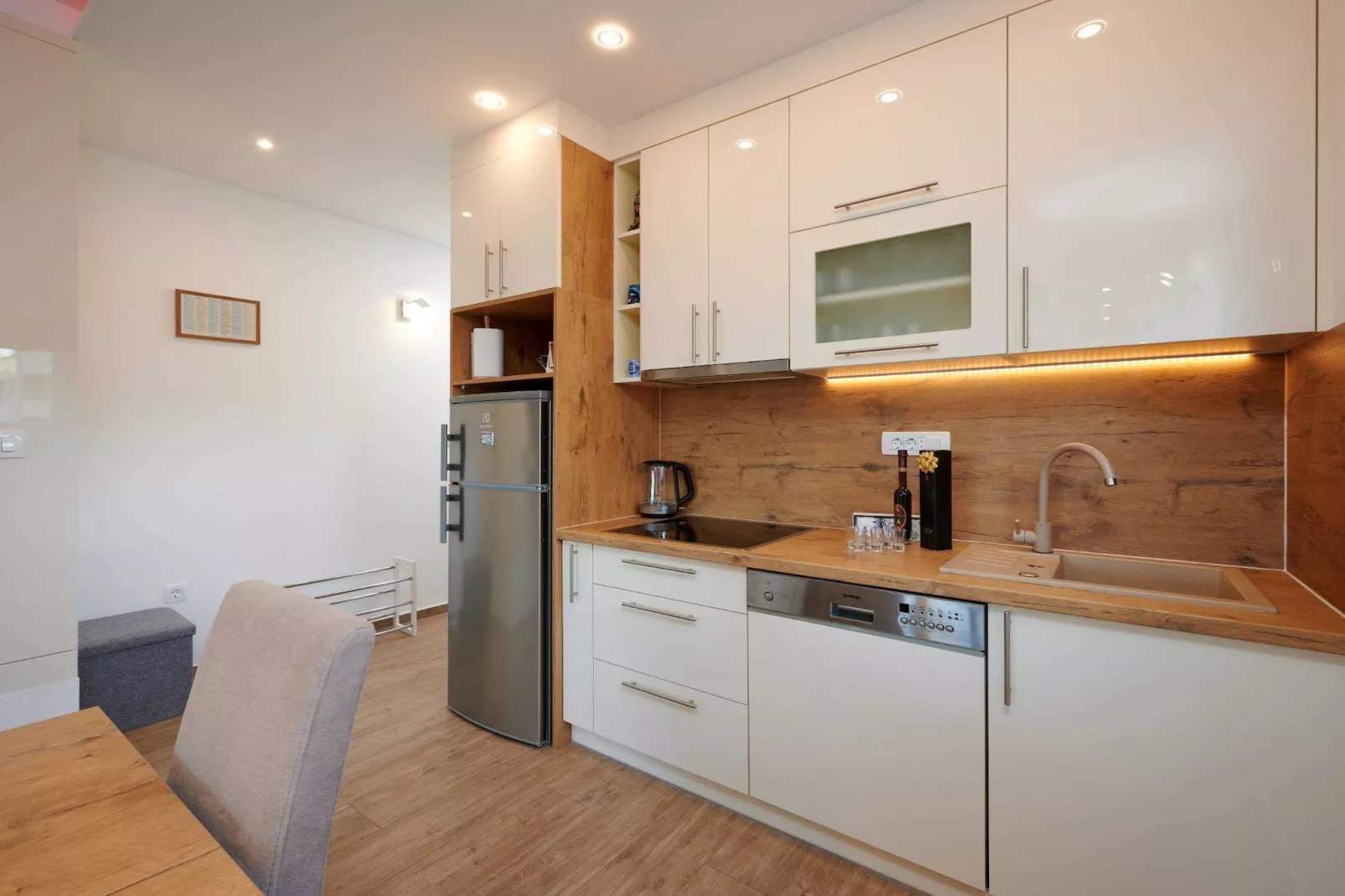 Exclusive Okrug Gornji Apartment with Shared Pool - Two bedroom Apartment with Shared Pool-Küche