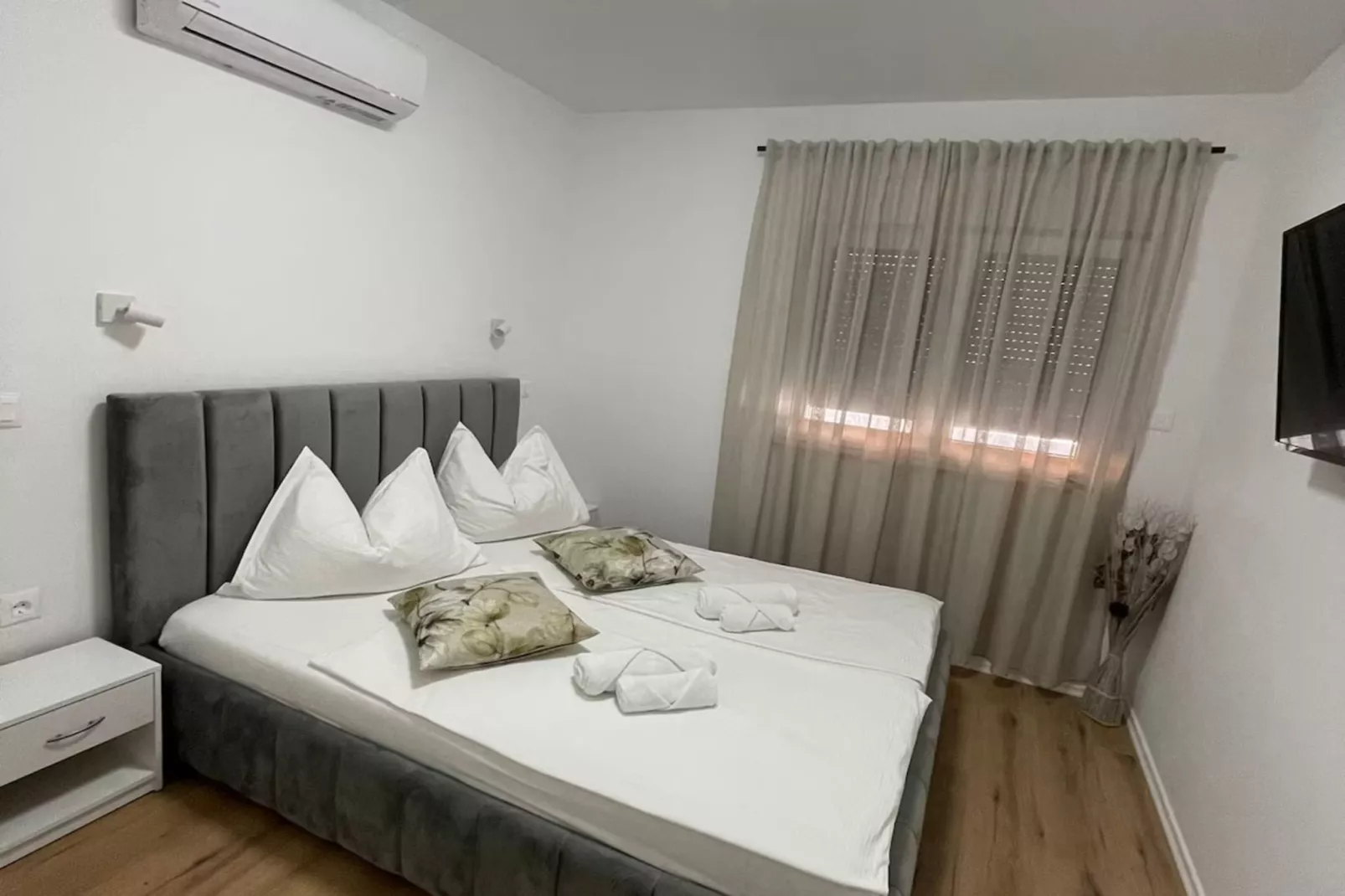 Villa  With Pool-Chambre