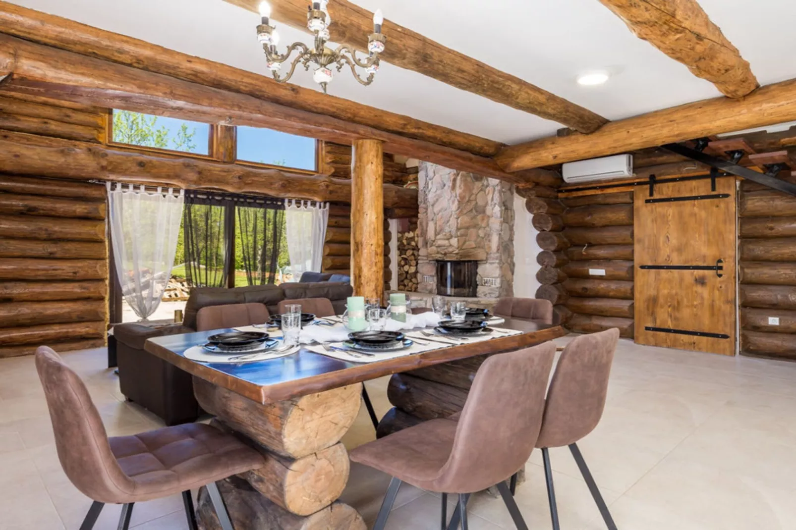 Holiday Home Elizabeta-Esszimmer