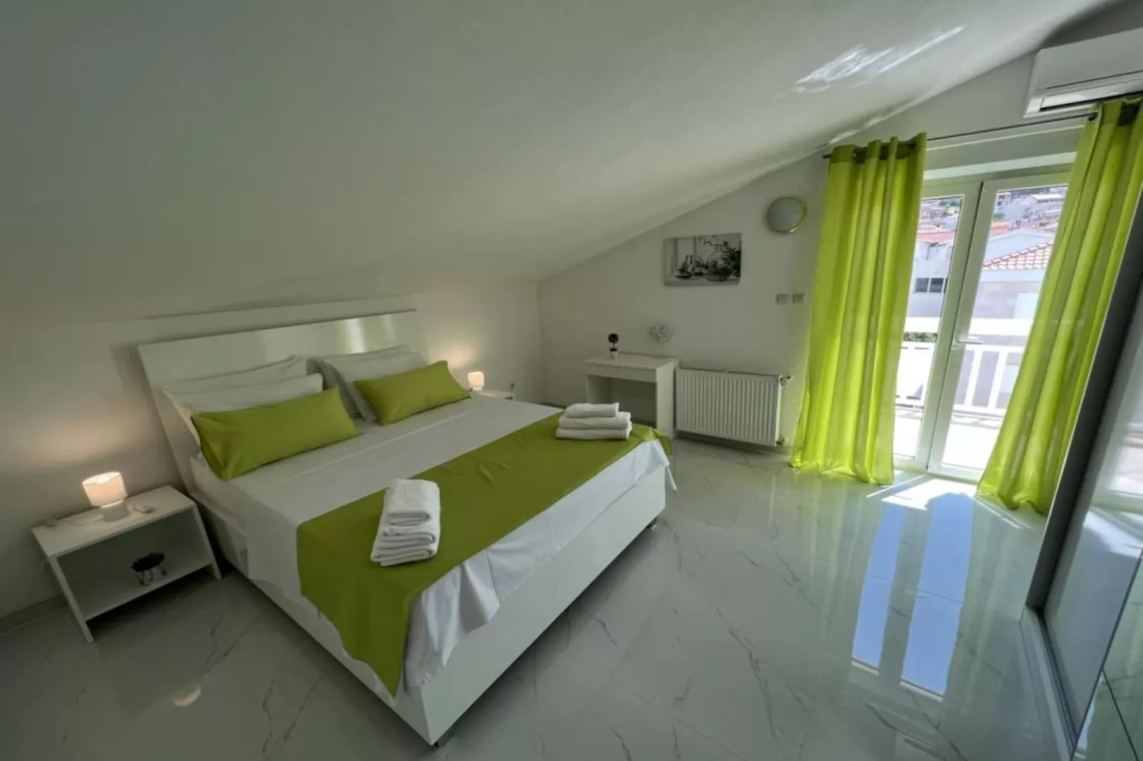 Villa Tomi - Double Room With Sea View (3)-Bedroom