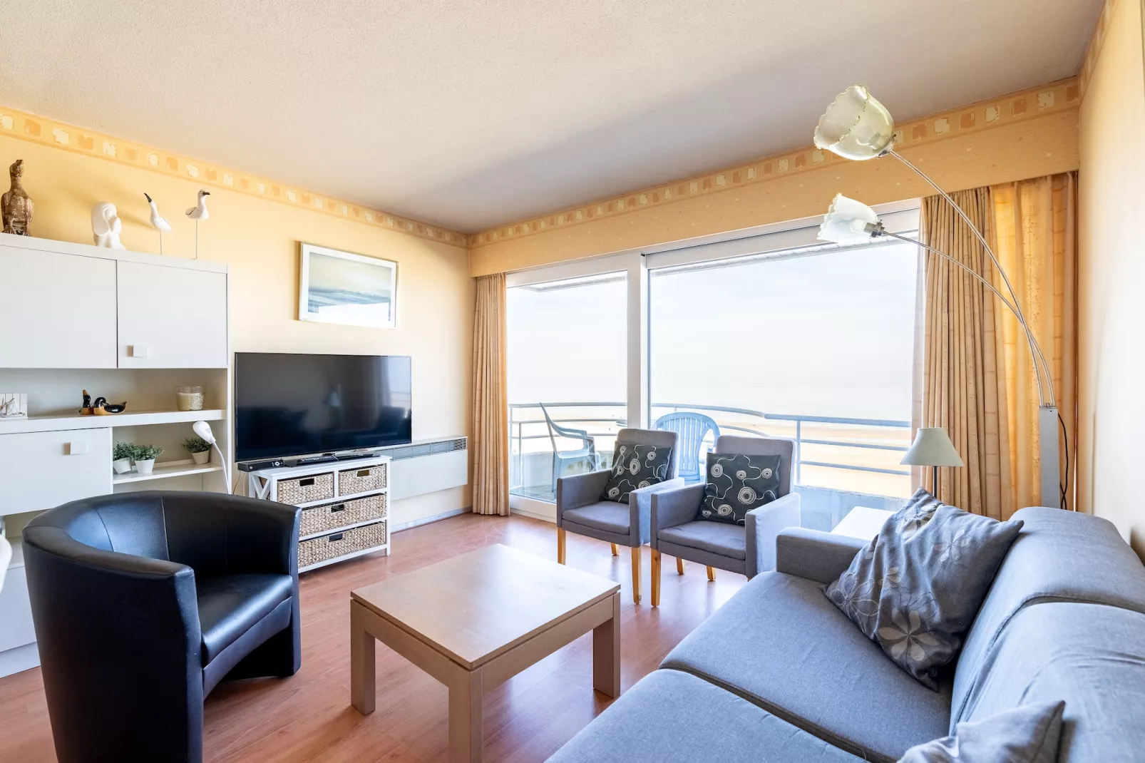 CONTINENTAL D6-Wohnzimmer