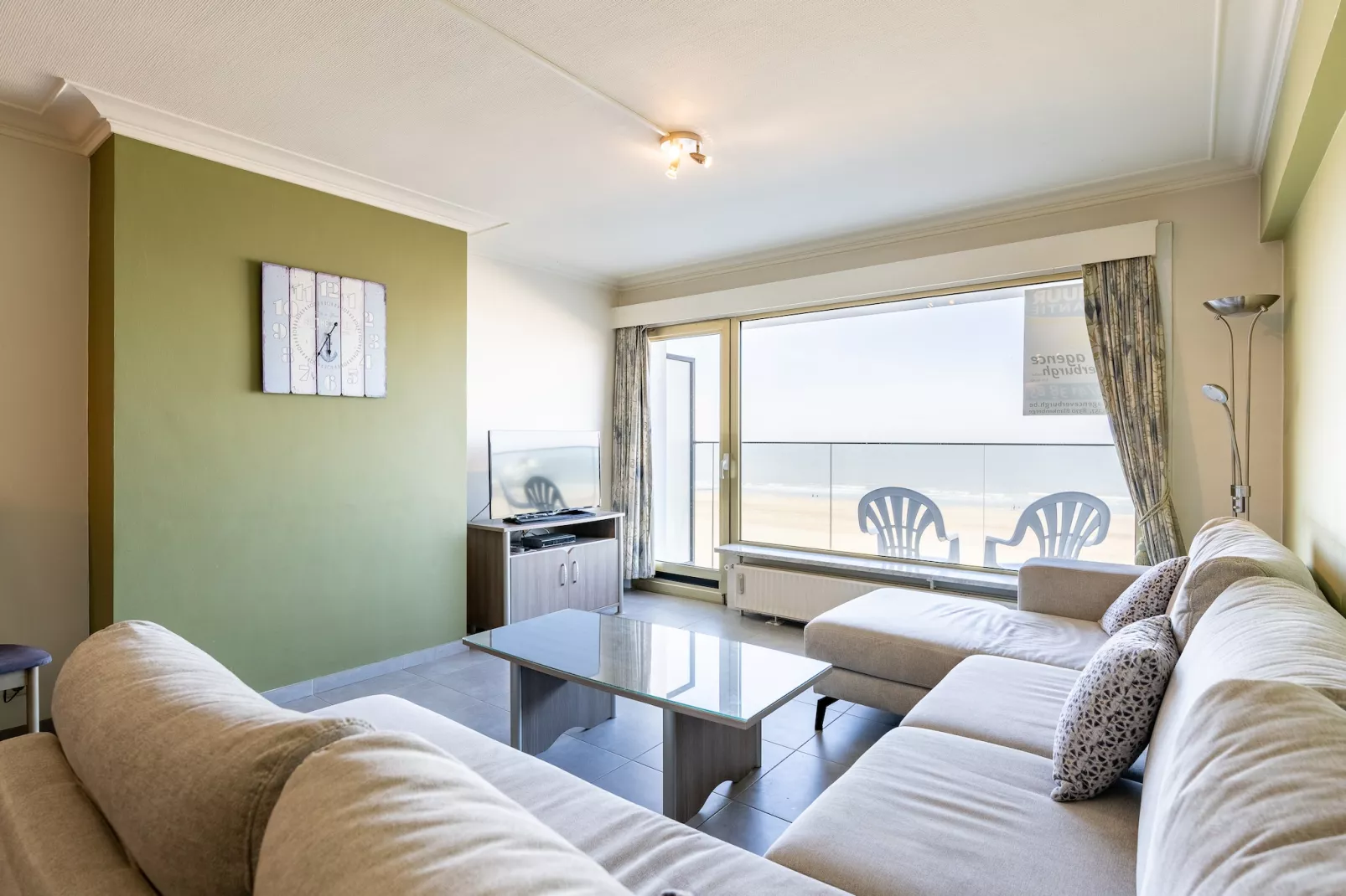 EXCELSIOR 26A-Living room