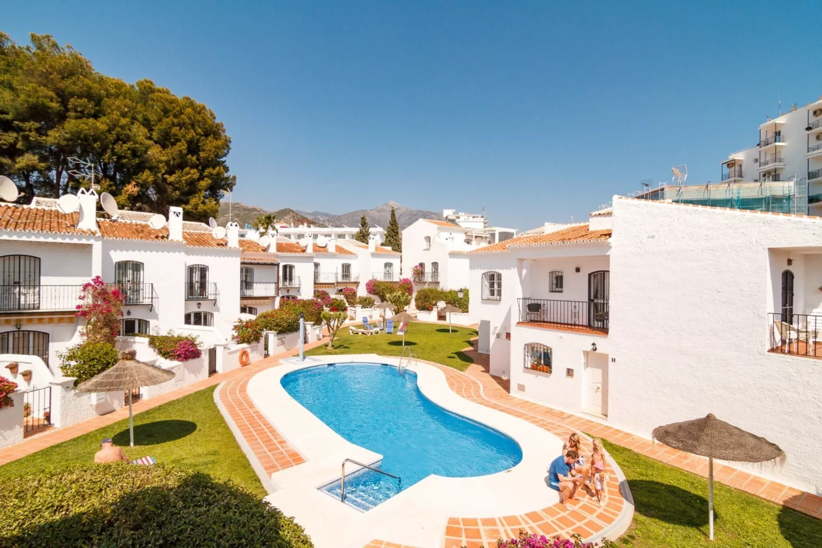 Los Pinos 23 Villas by Casasol-Schwimmbad