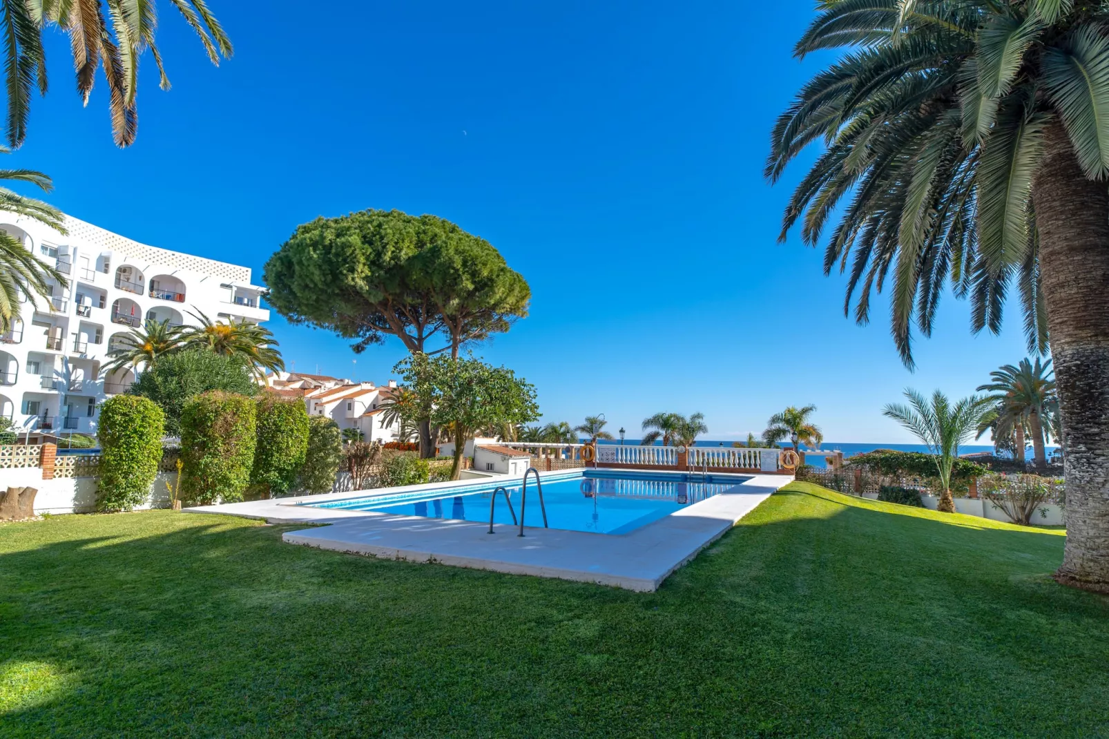 Carabeo 28 Apartment by Casasol-Swimming pool