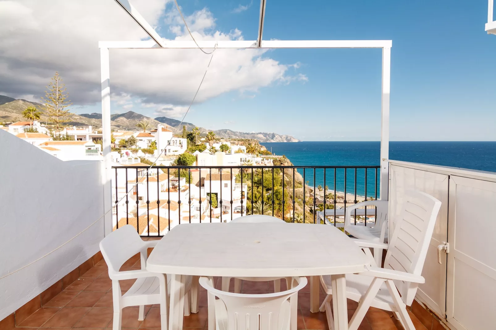 Capistrano Playa 703 by Casasol-Terrasse/Balkon