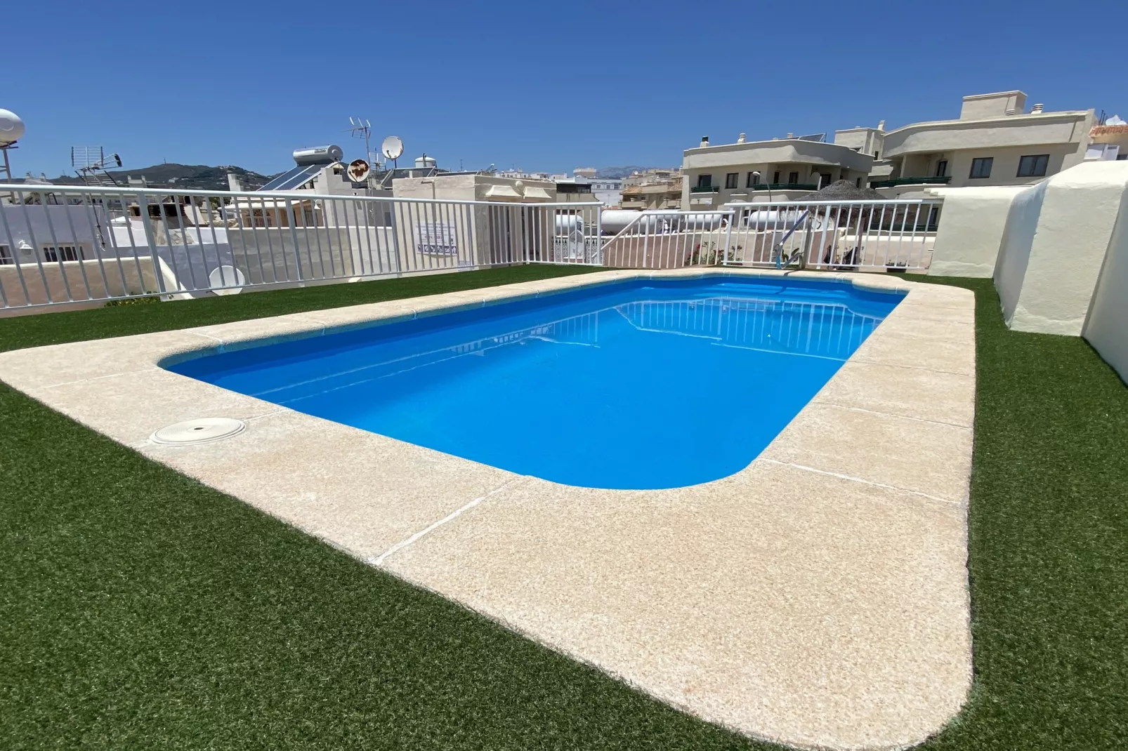 Medina Torrecilla Beach by Casasol-Schwimmbad